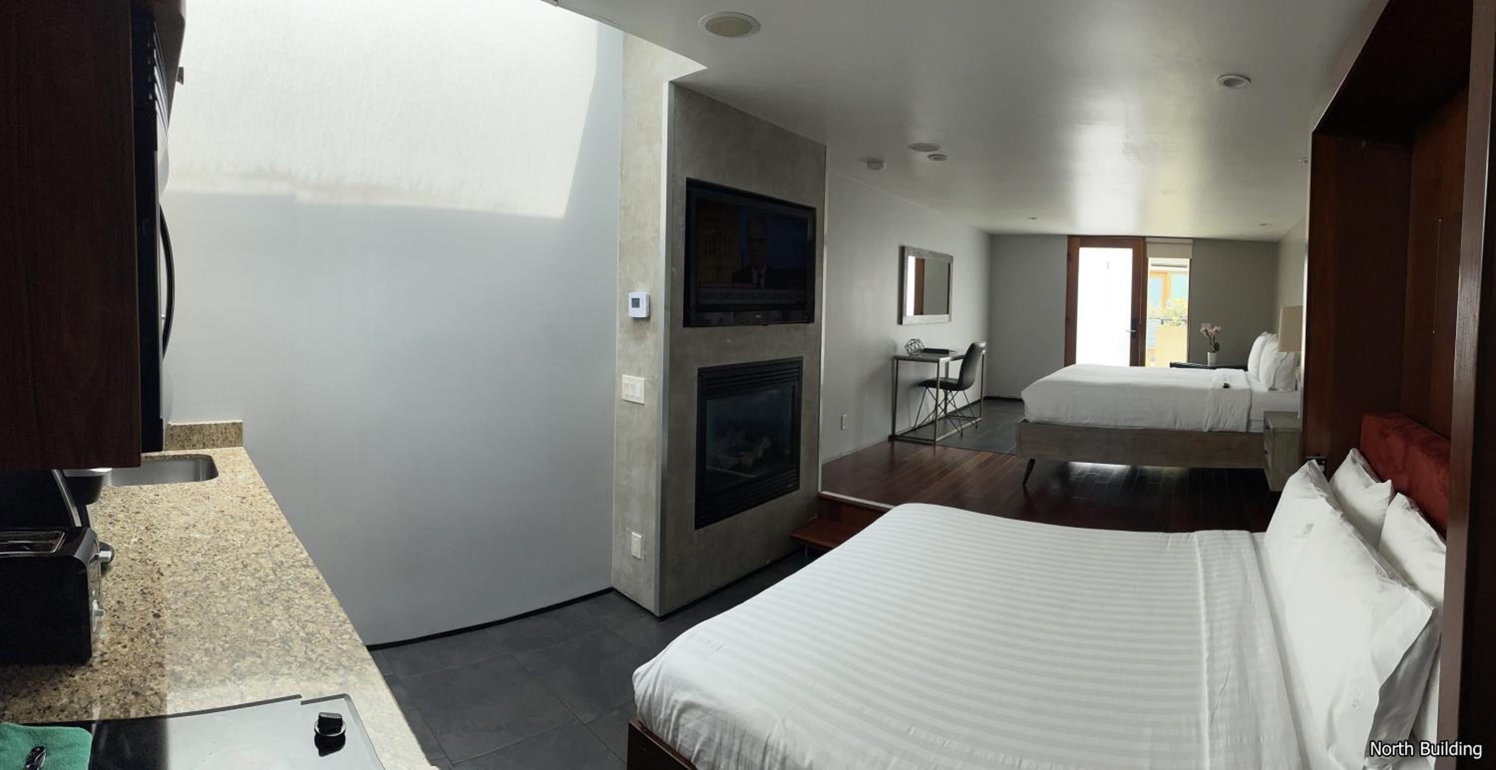 Deluxe Double Queen Room [North Building] - Photo 1