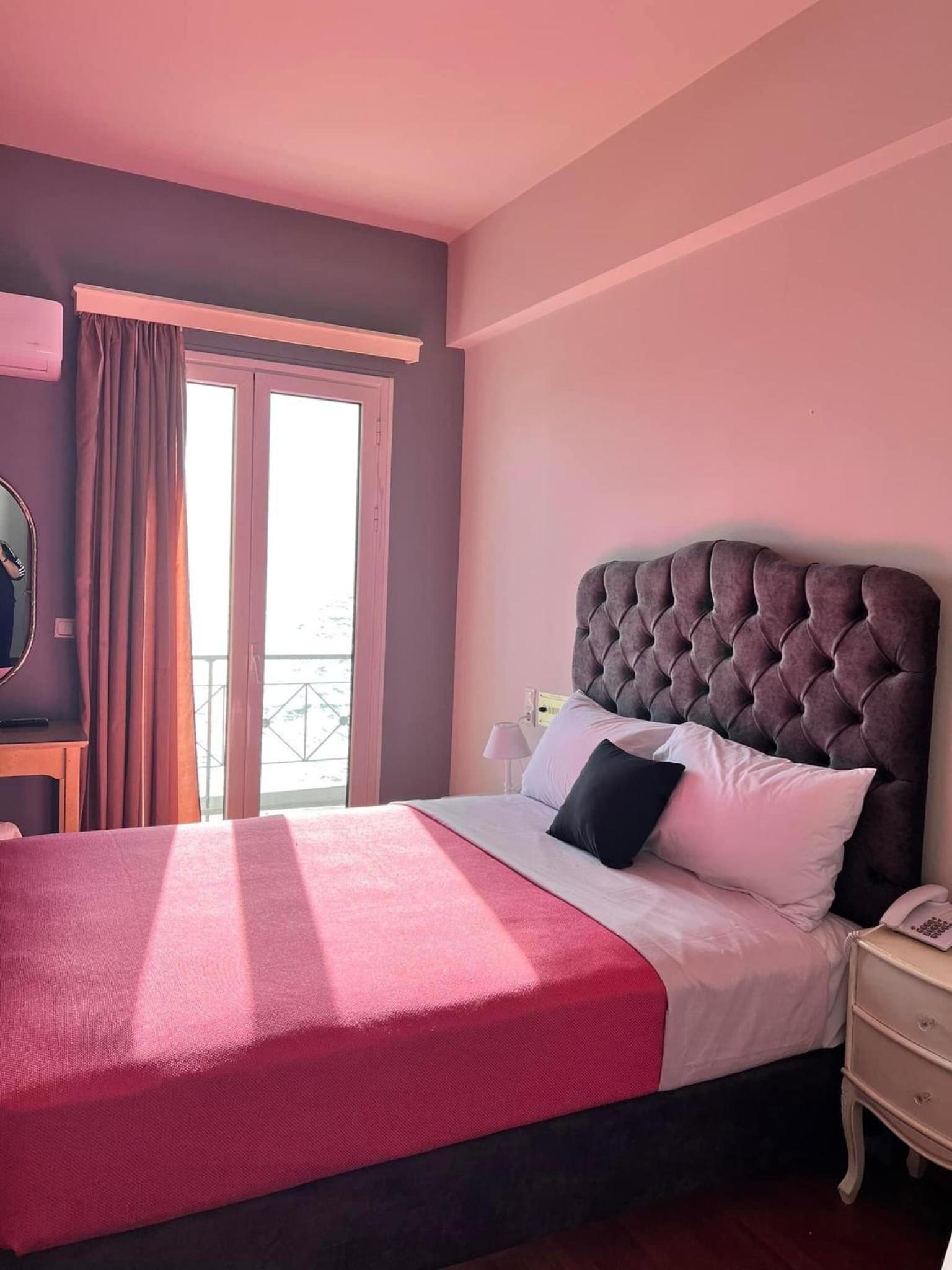 Double or Twin Room - Photo 9