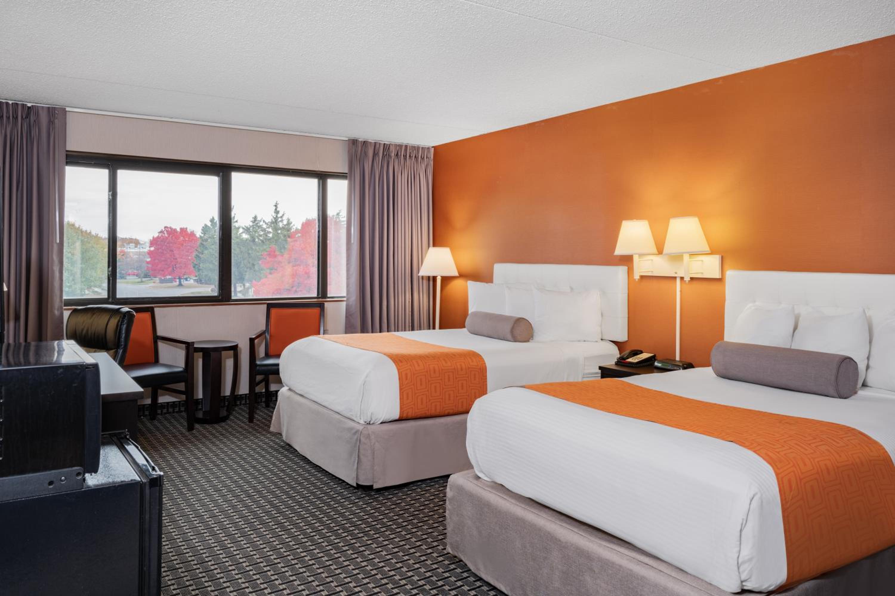 Double Room with Two Double Beds - Non-Smoking - Photo 4