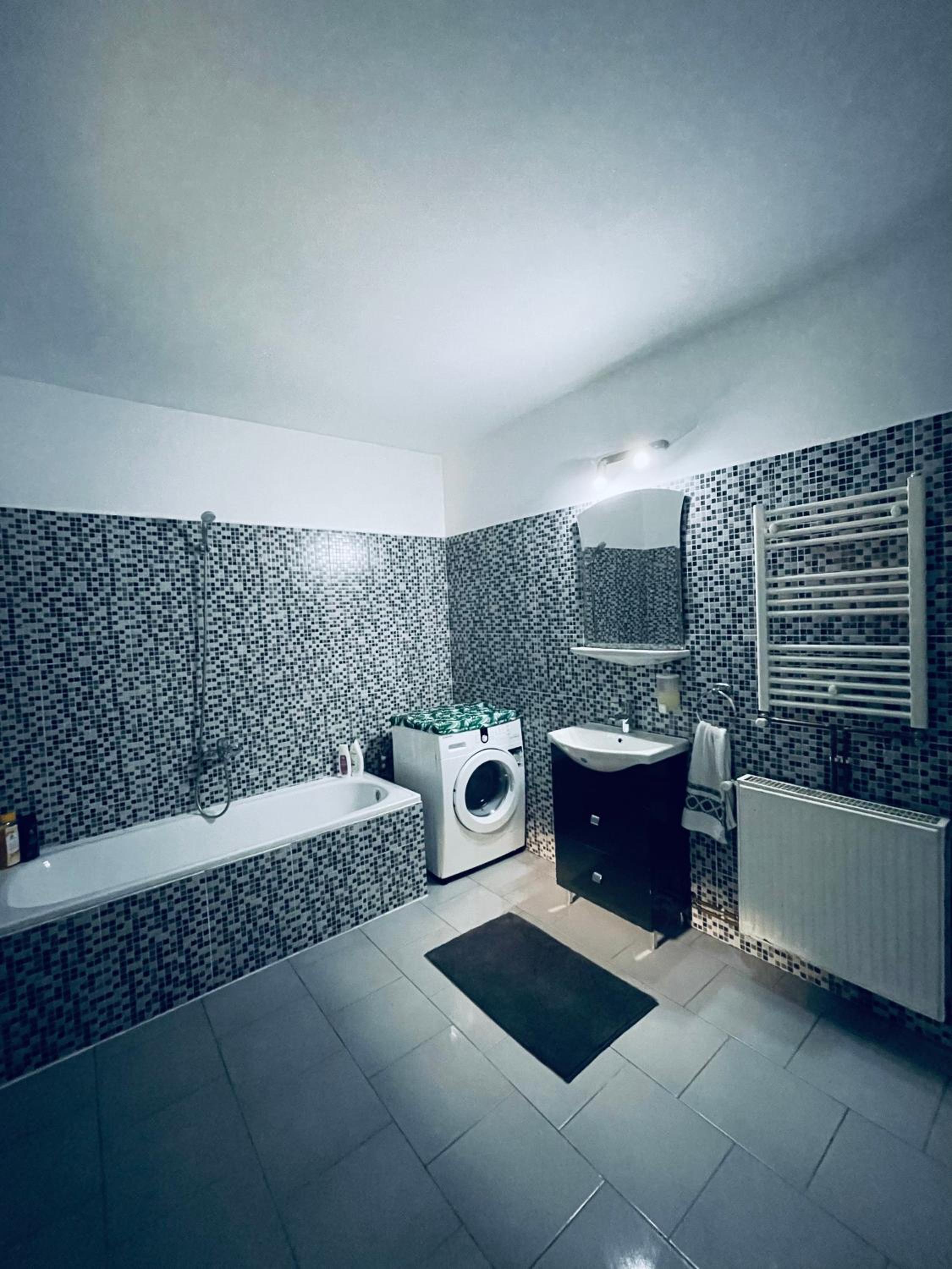 Double Room with Shared Bathroom photo 2