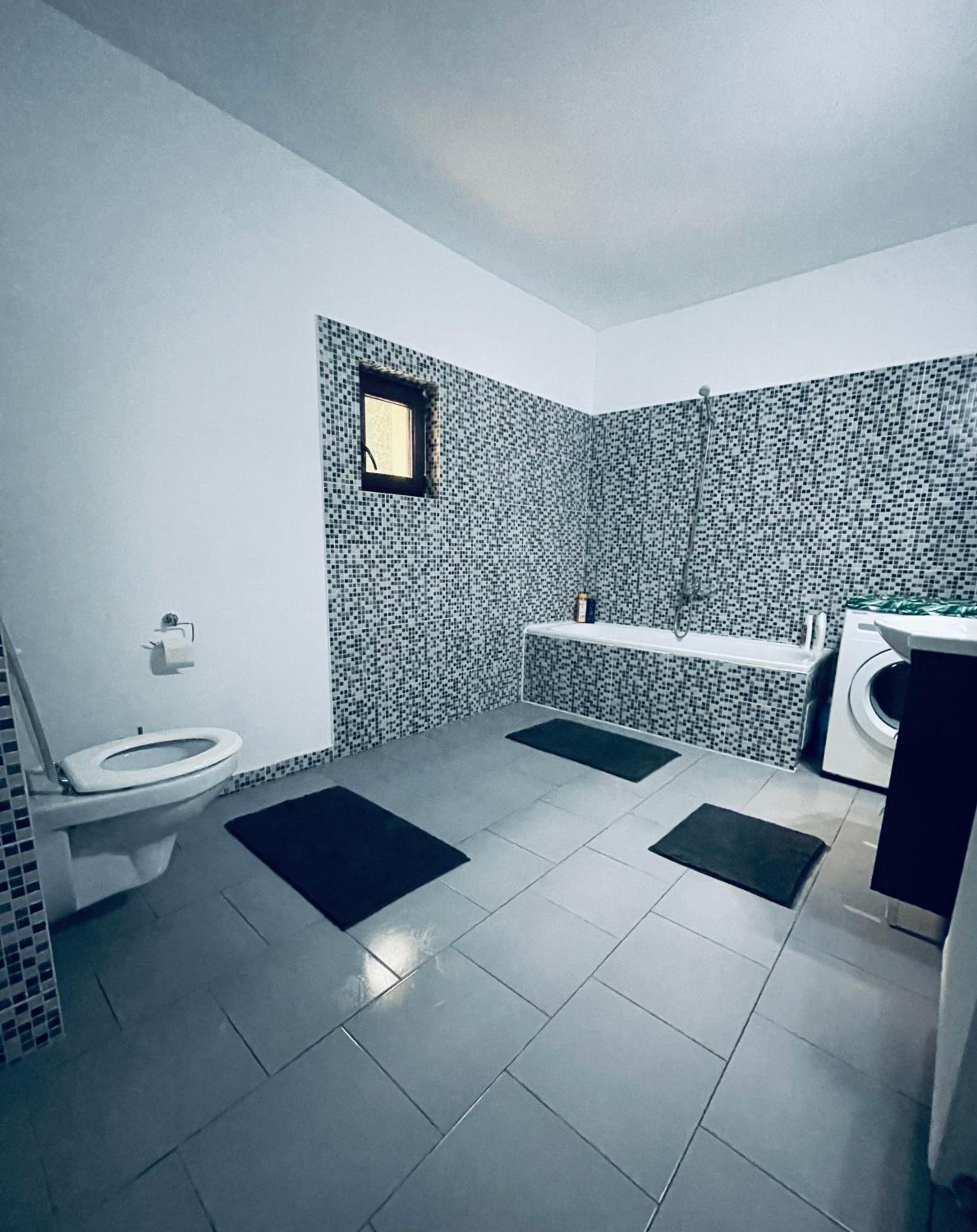 Double Room with Shared Bathroom photo 3