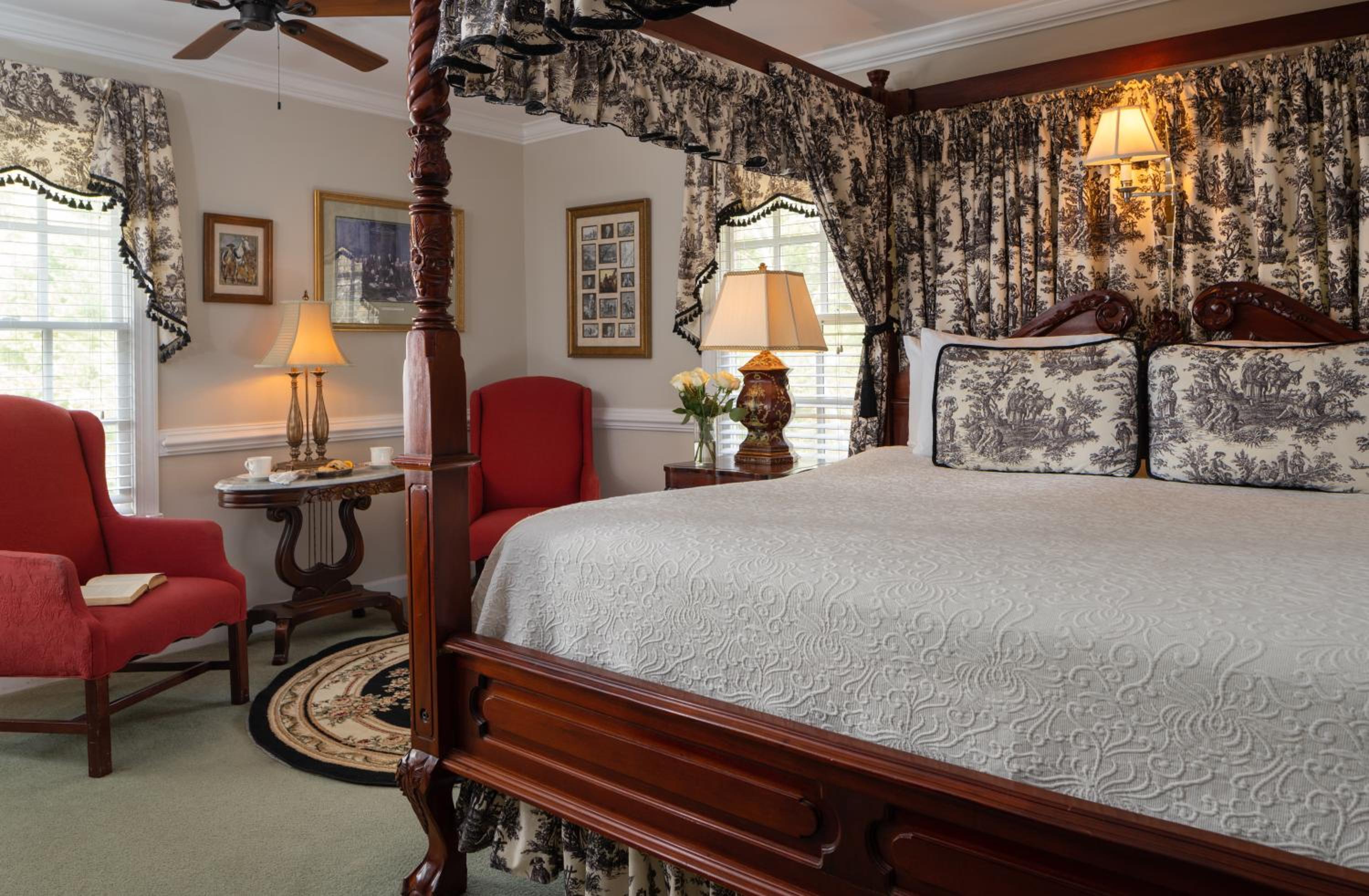 Deluxe King Room photo 3