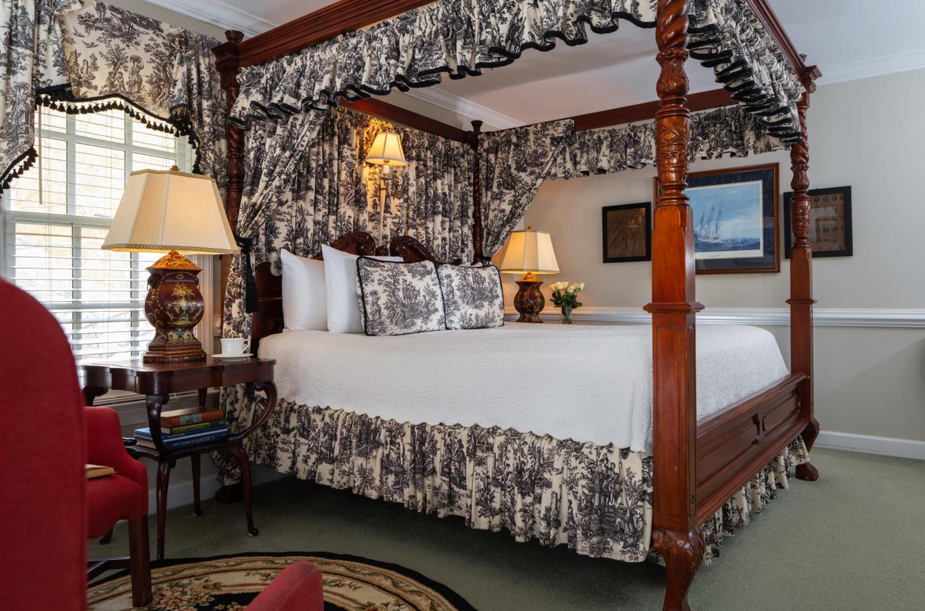 Deluxe King Room photo 3