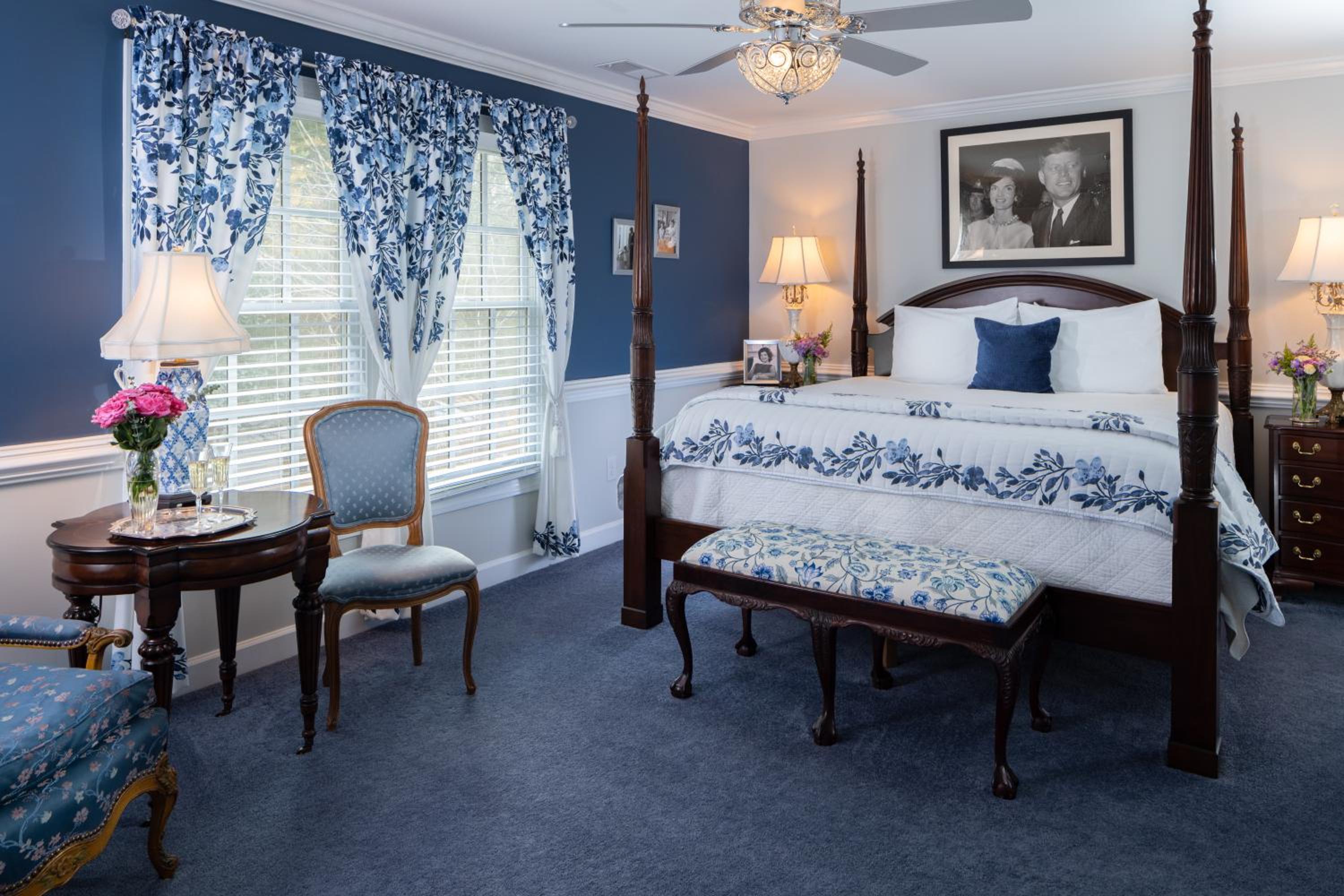 Deluxe King Room photo 1