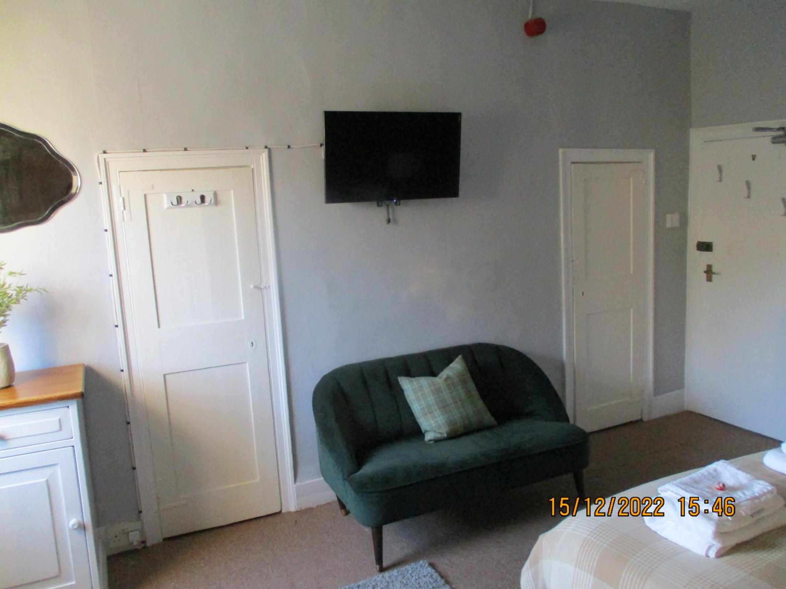 Double Room with Private Bathroom photo 3