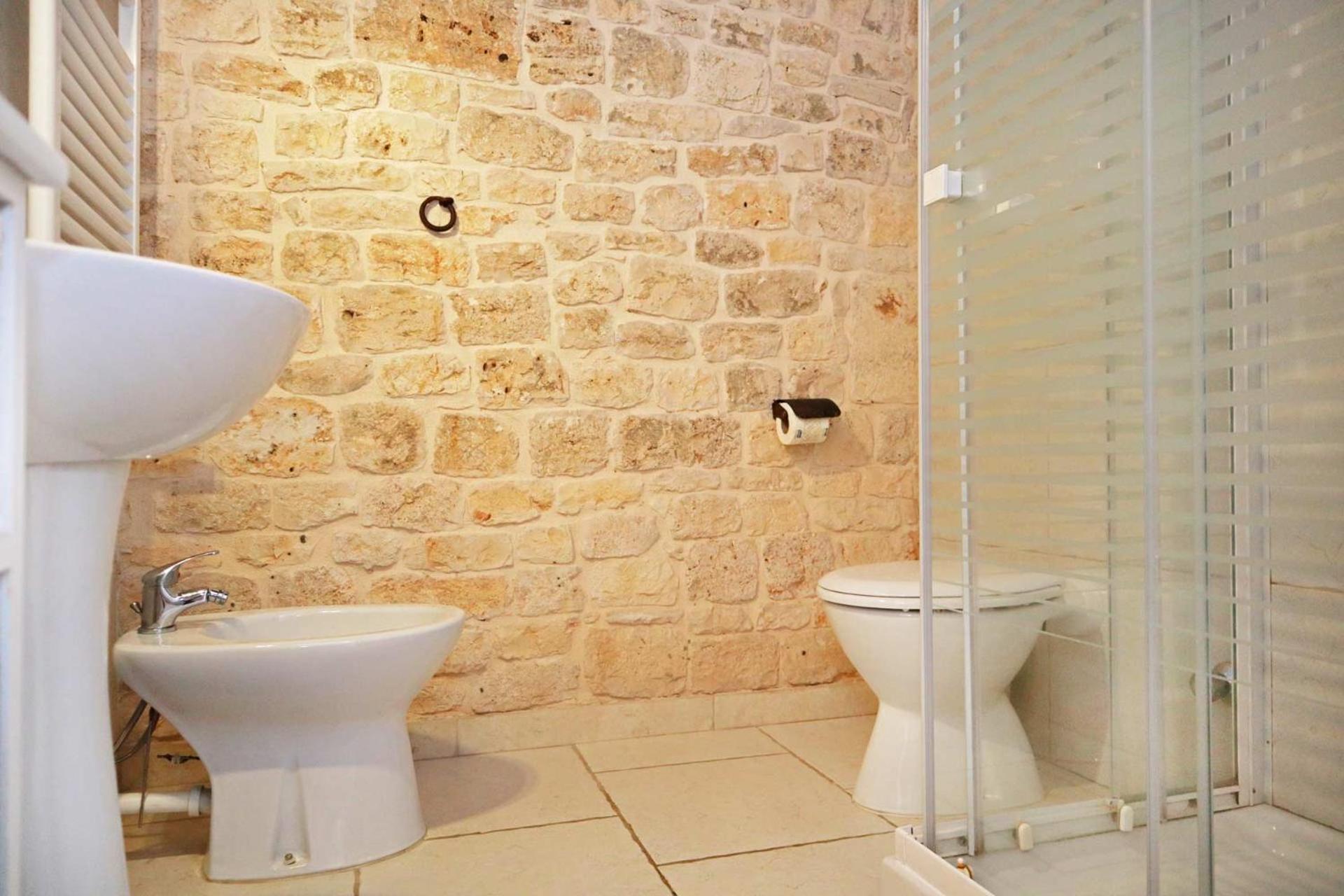 Double Room - Photo 10