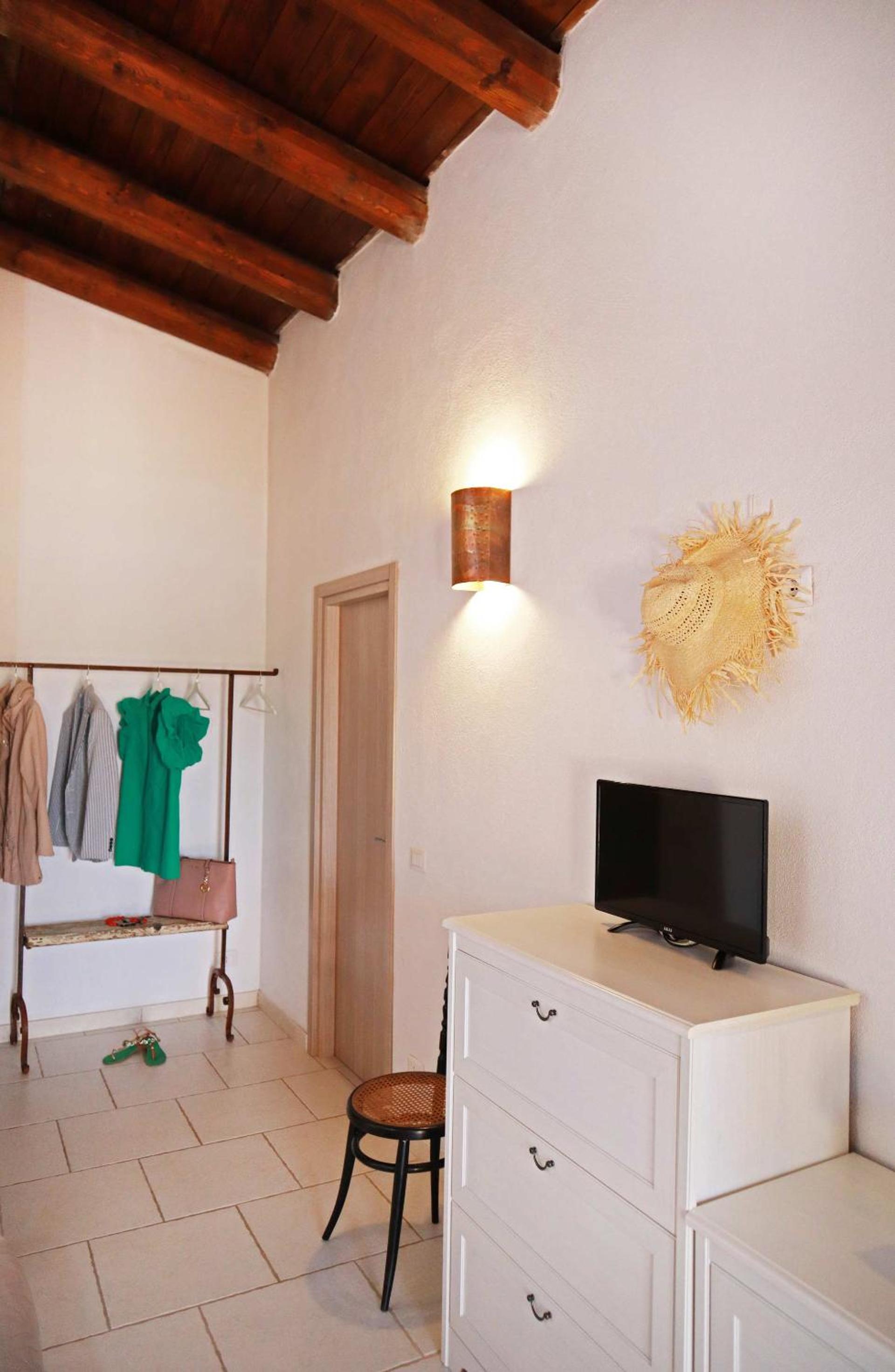 Double Room - Photo 5