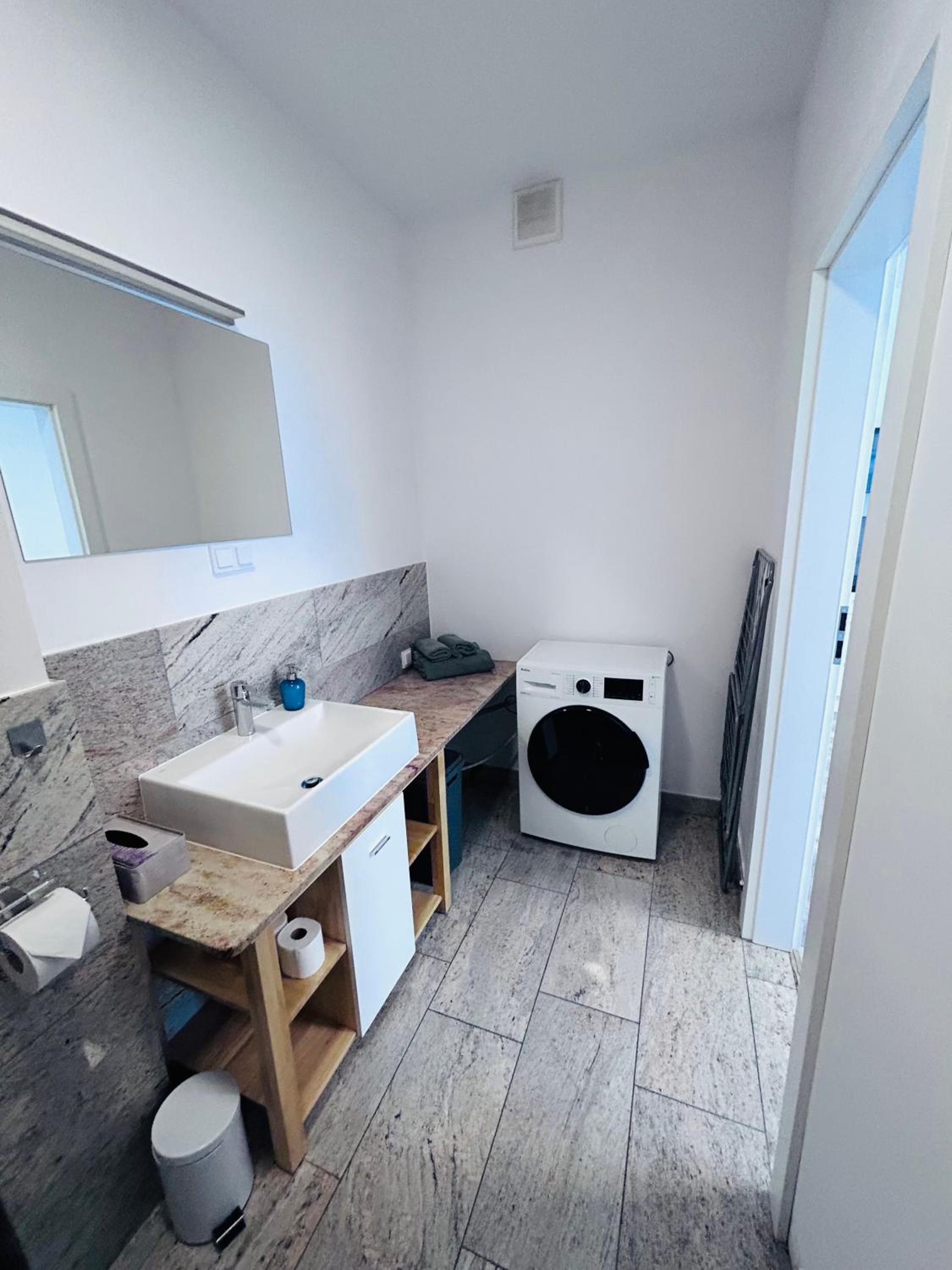 One-Bedroom Apartment - Photo 10