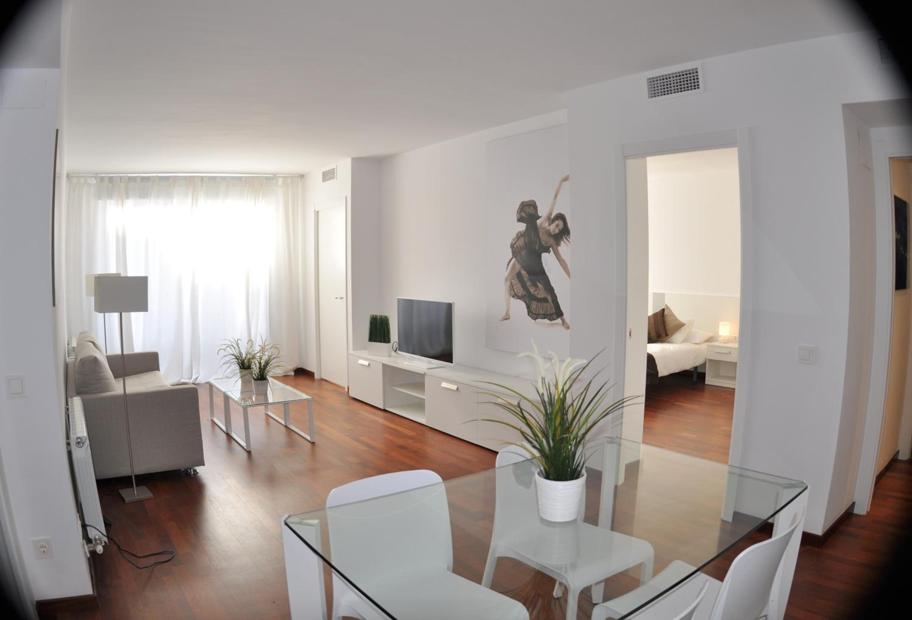 Apartamento de un dormitorio con balcón - Ático