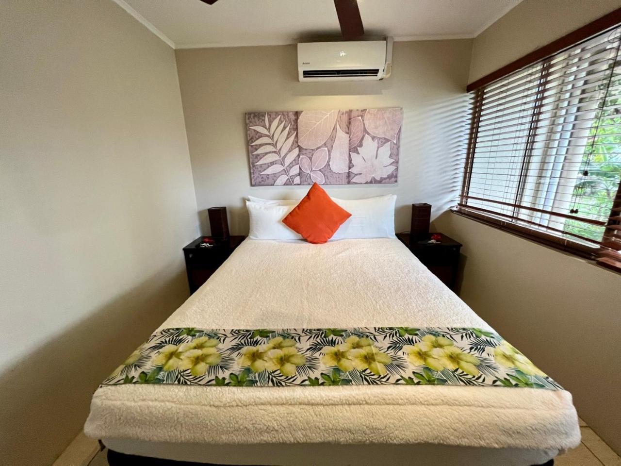 Queen Room with Water View photo 3