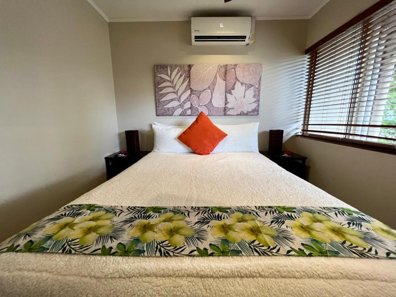 Queen Room with Water View