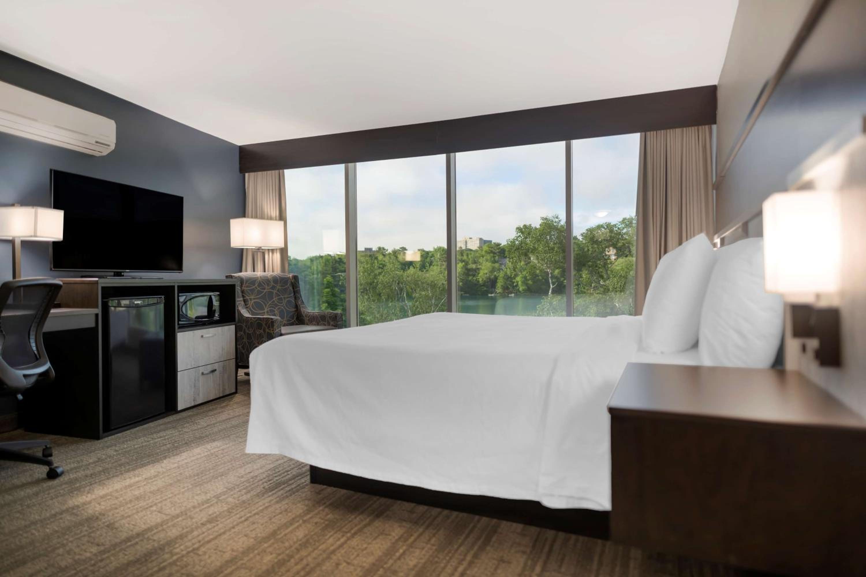 King Room - Lake View - Photo 1