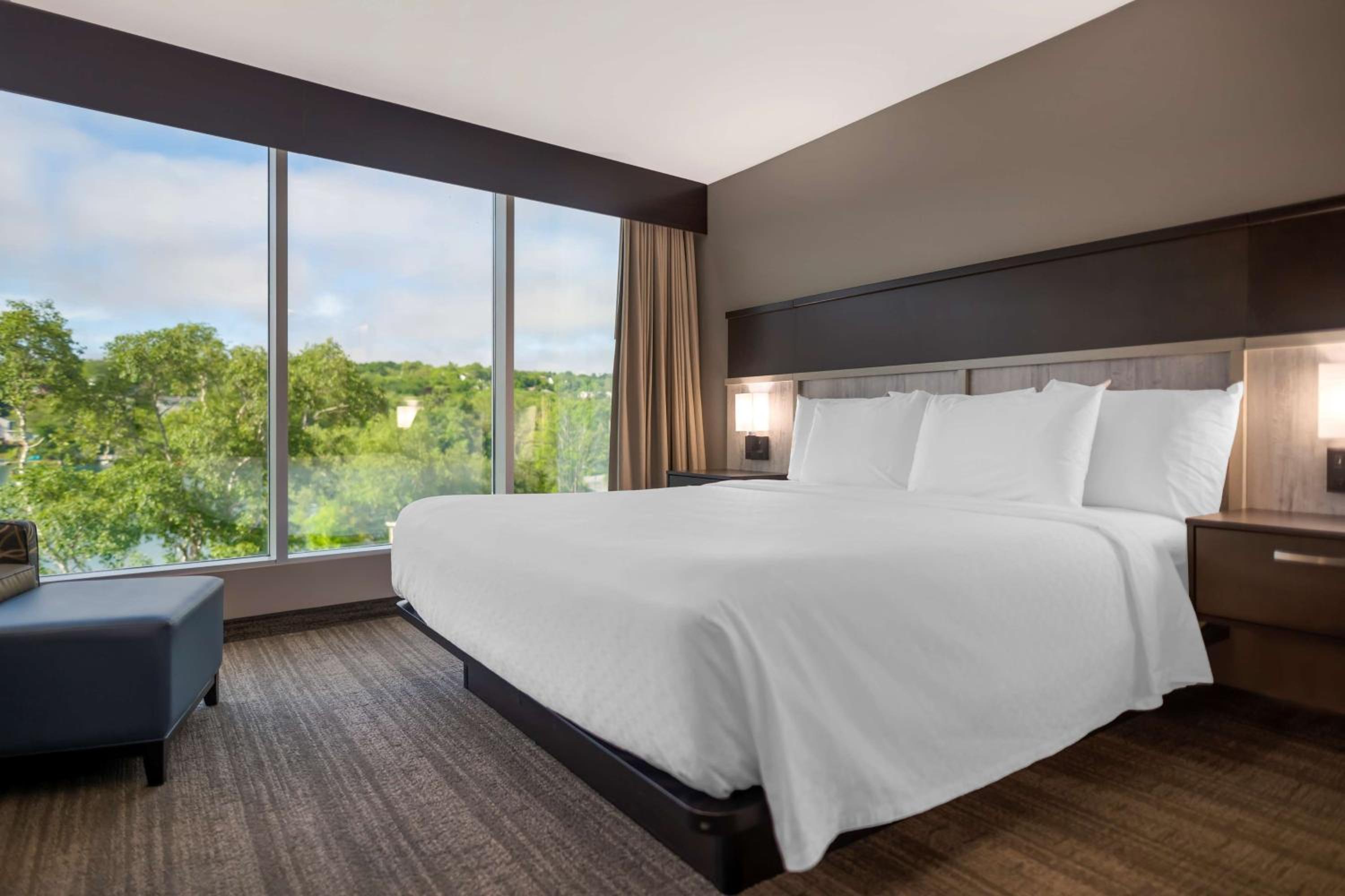 King Room - Lake View - Photo 3