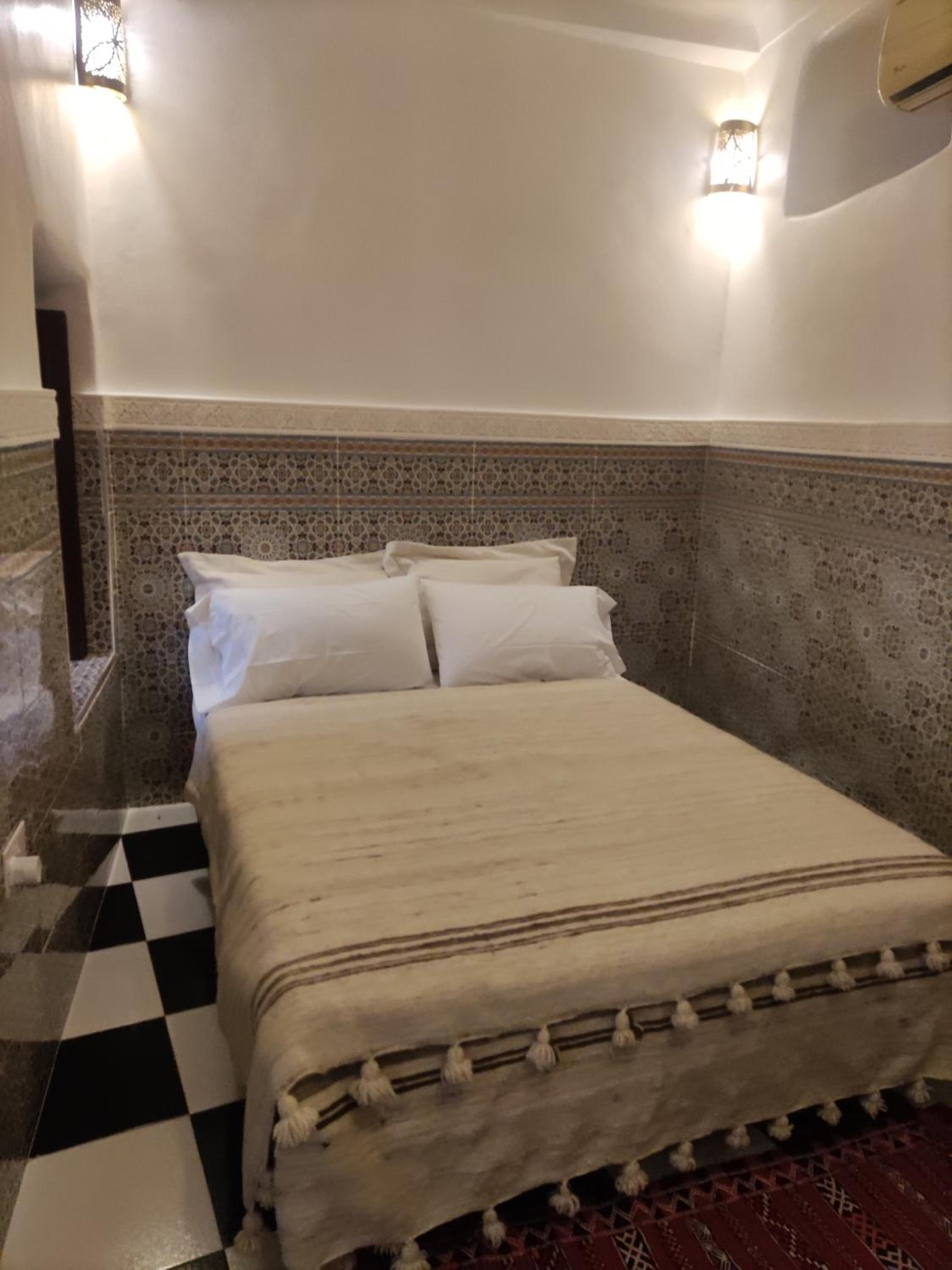 Four-Bedroom House - Photo 14
