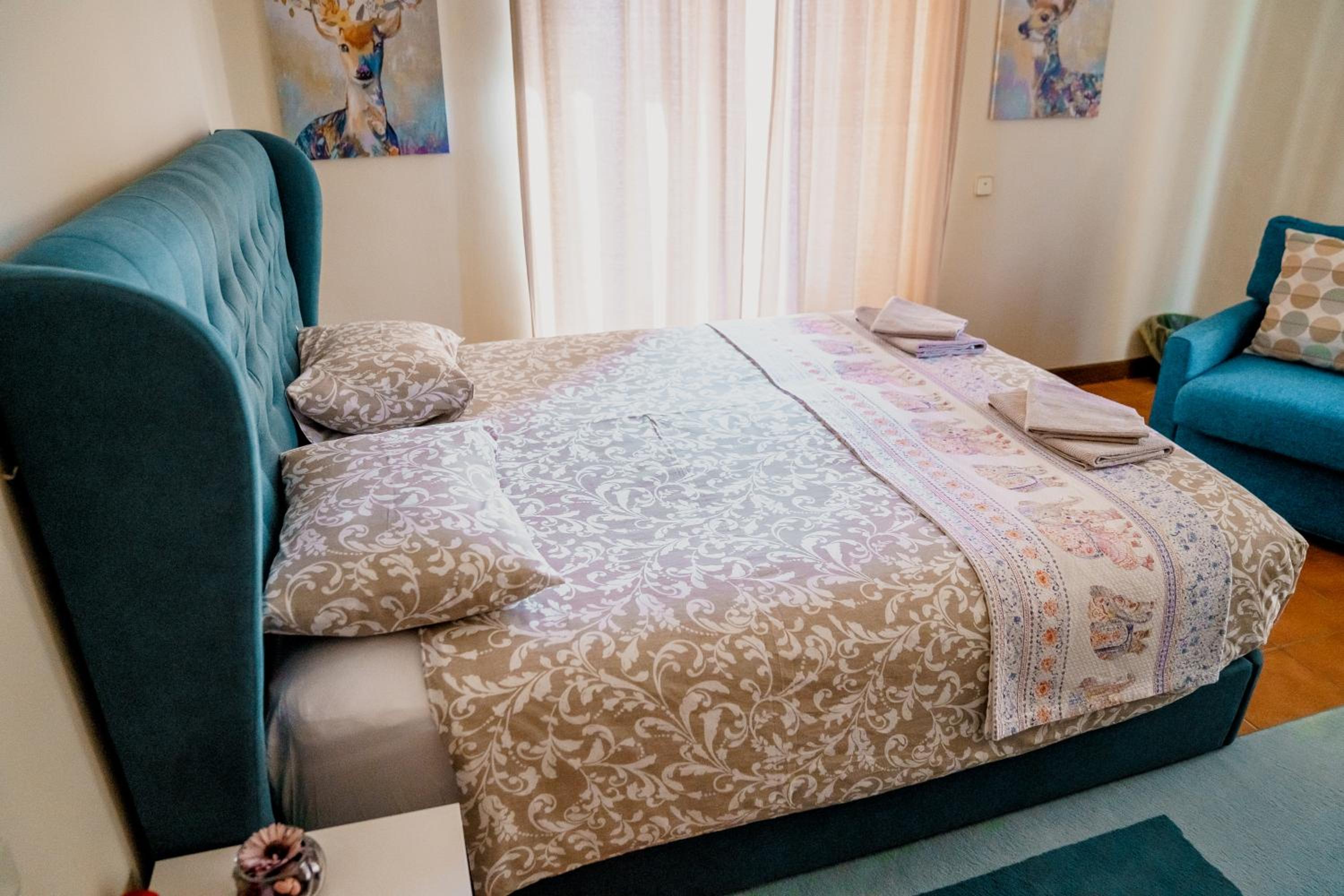 Double Room with Balcony - Photo 23