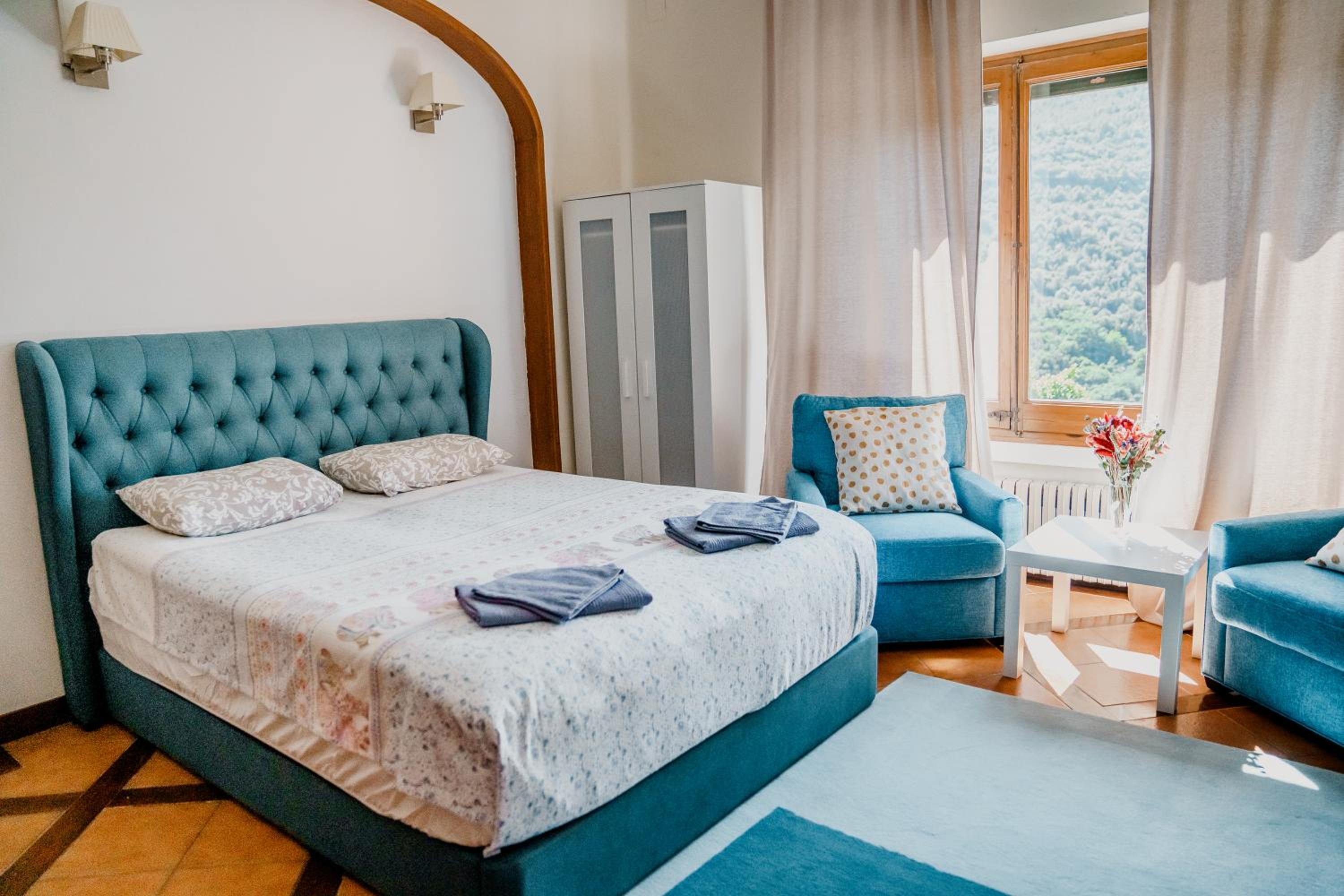 Double Room with Mountain View - Photo 4