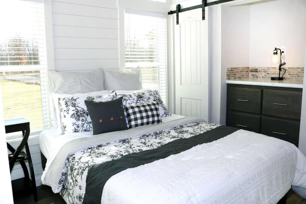 One-Bedroom House photo 1
