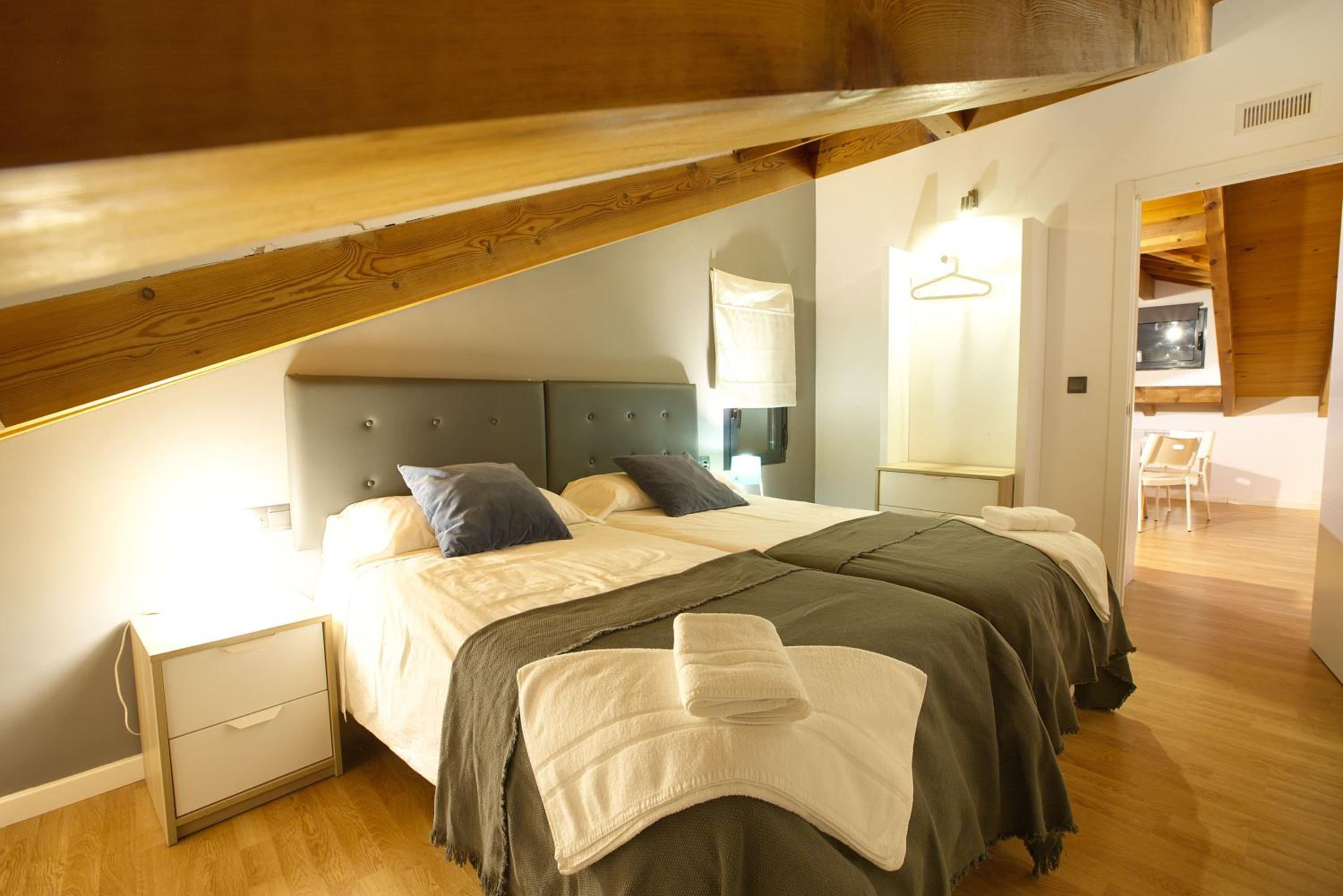 Two-Bedroom Apartment - Photo 5