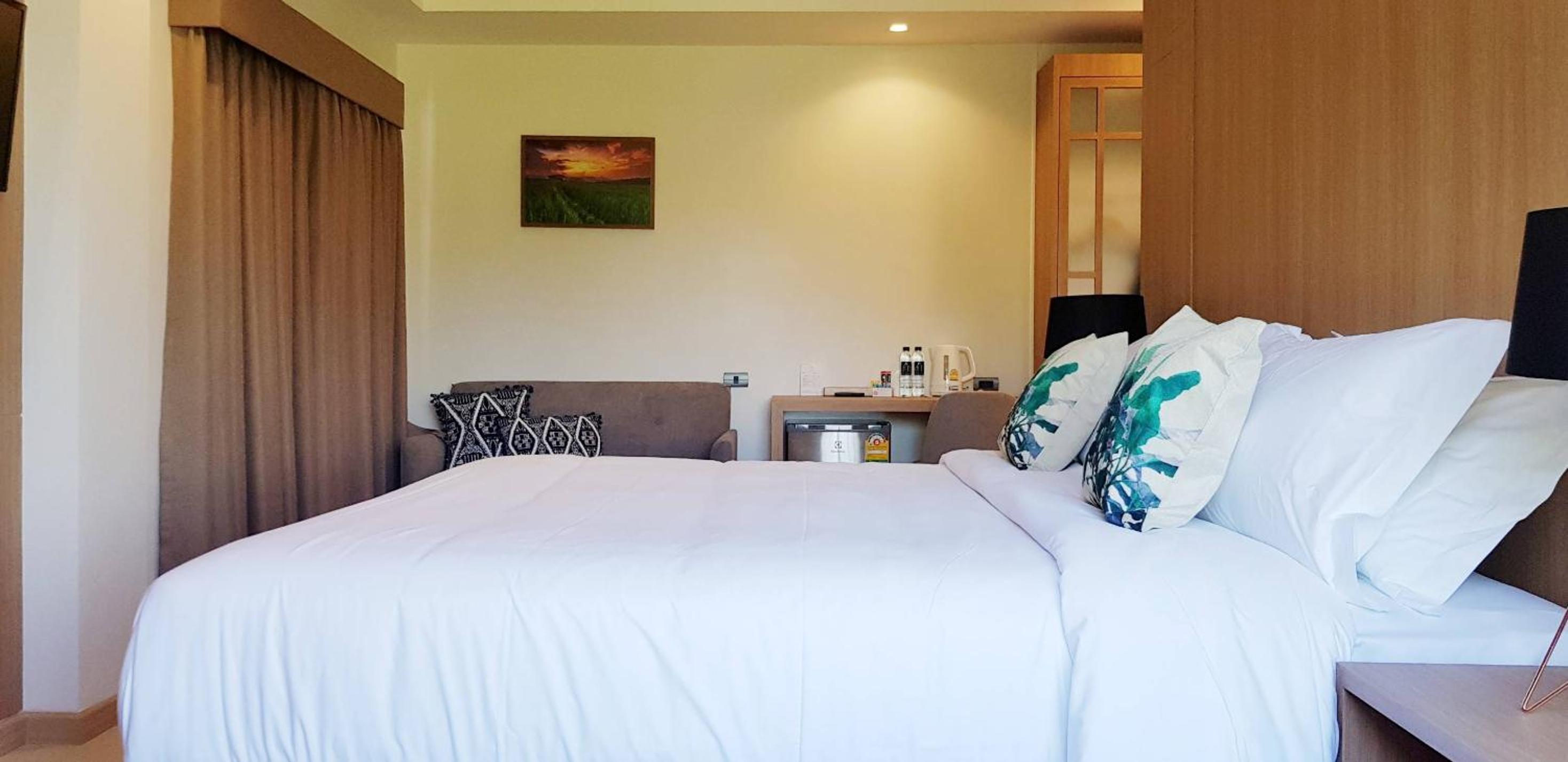 Deluxe Room - Photo 9