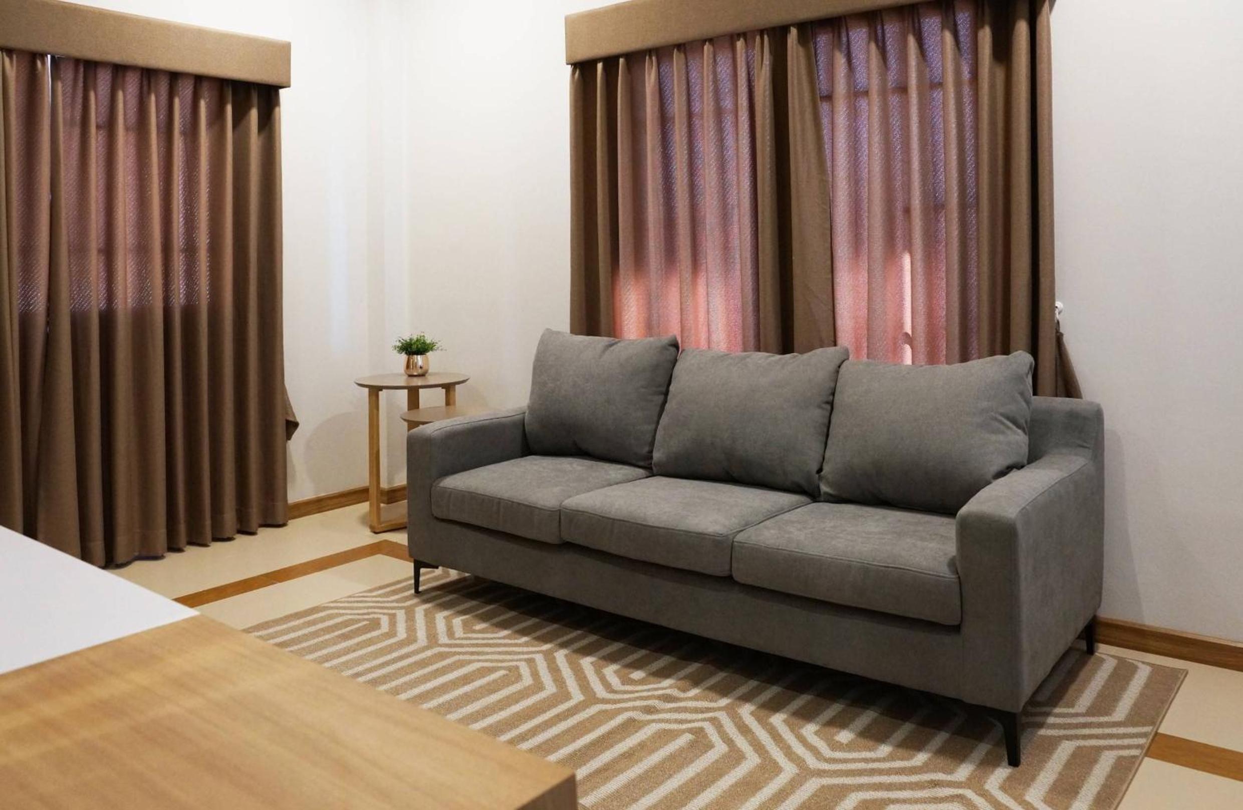 Suite - Photo 10