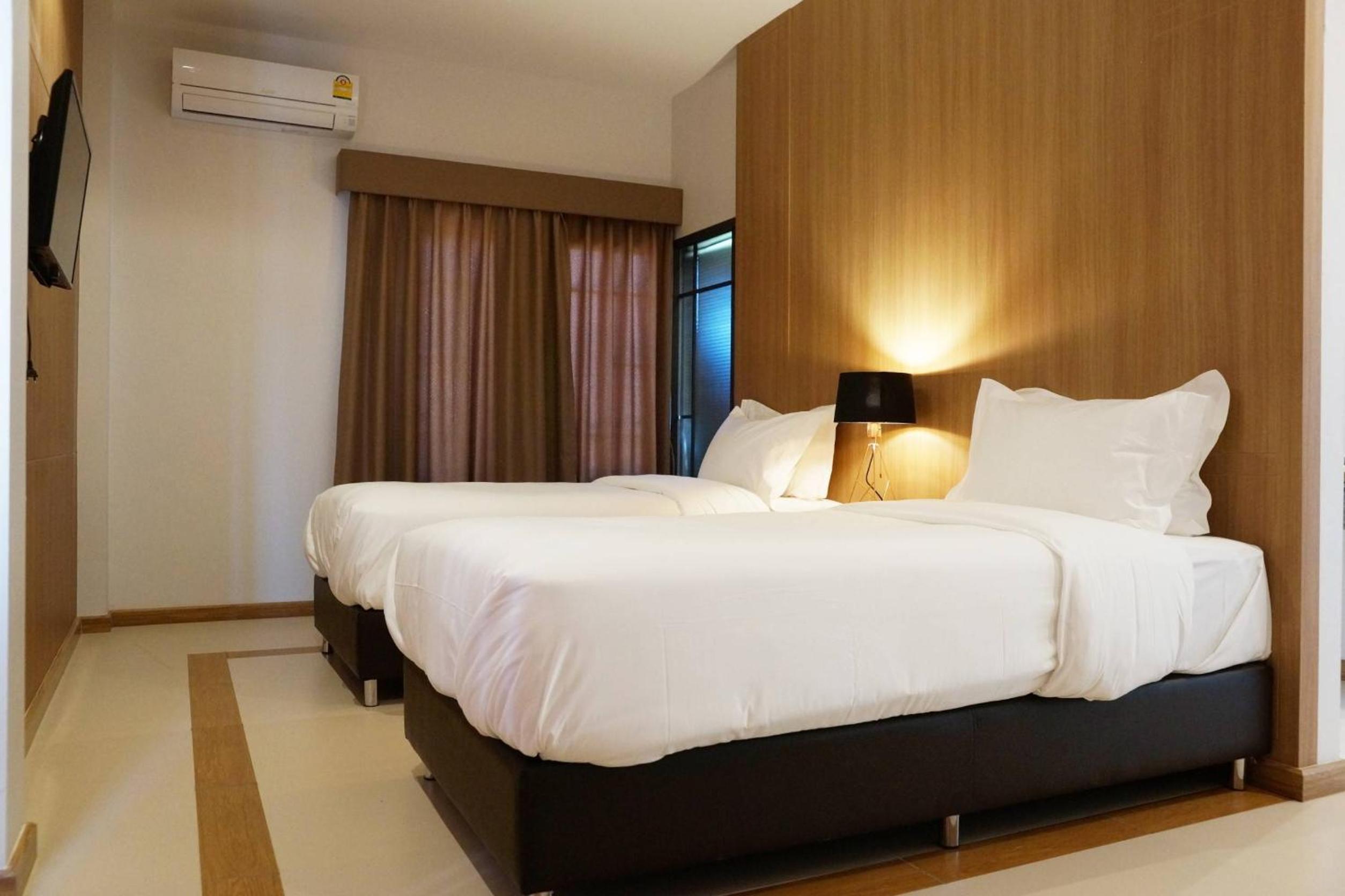 Deluxe Twin Room - Photo 12