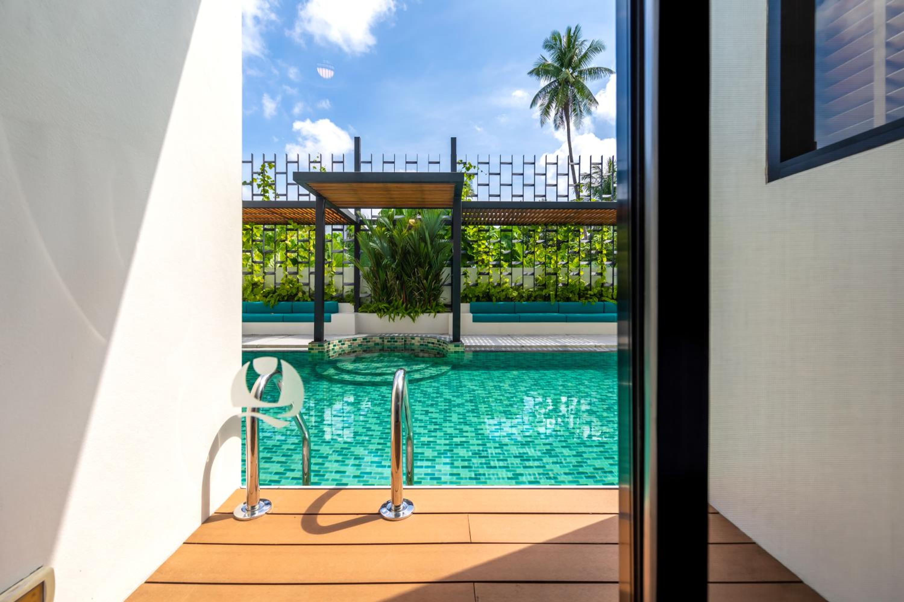 Deluxe Pool Access 2 Twins - Photo 4