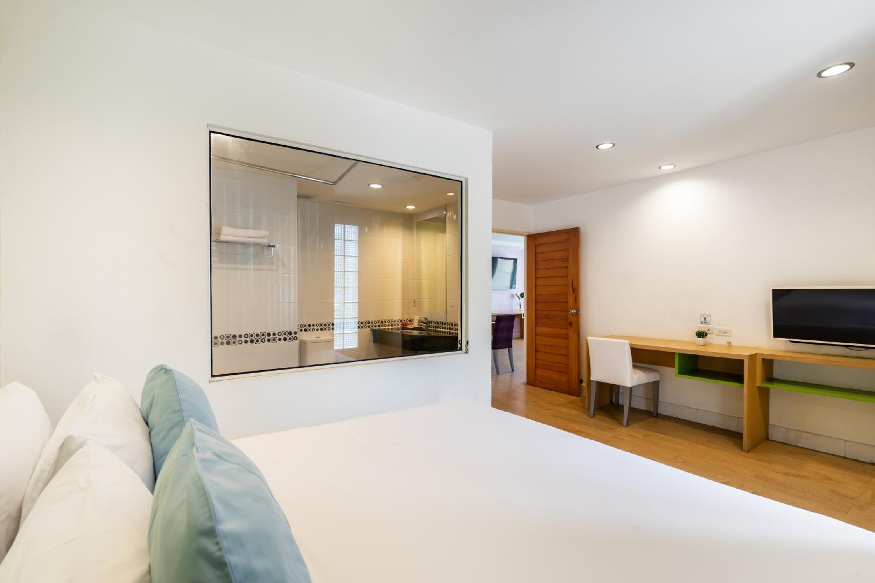 Family Room with Terrace - Photo 2
