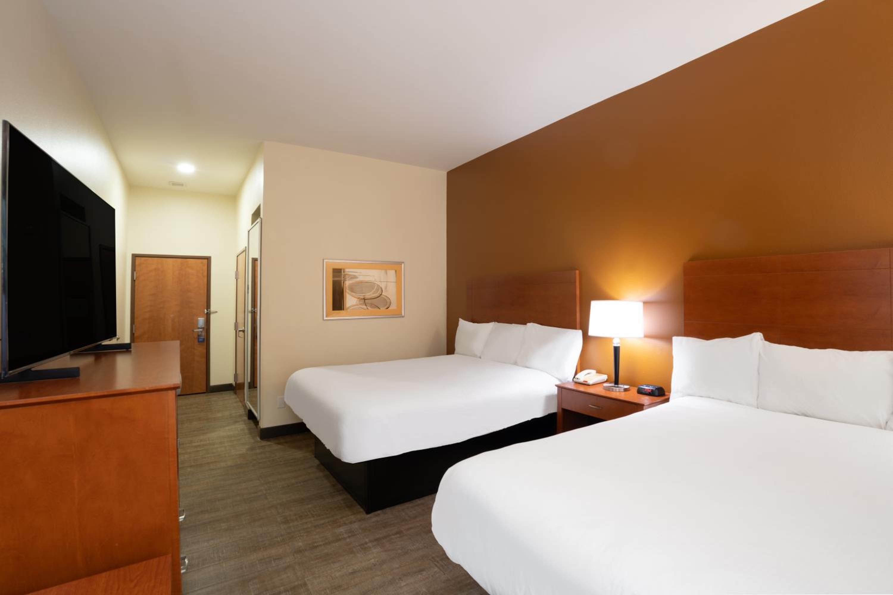 Deluxe Queen Room - Disability Access/Non-Smoking - Photo 1