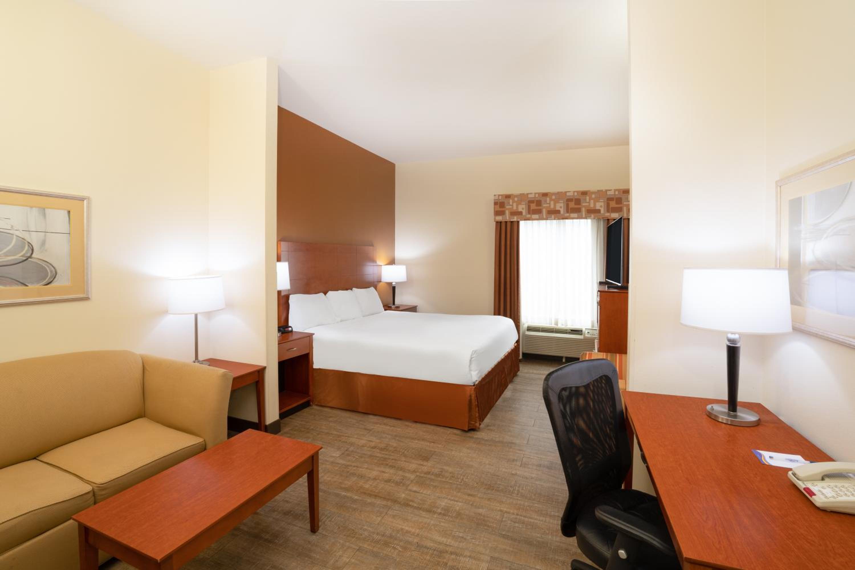 King Room - Disability Access/Non-Smoking - Photo 3
