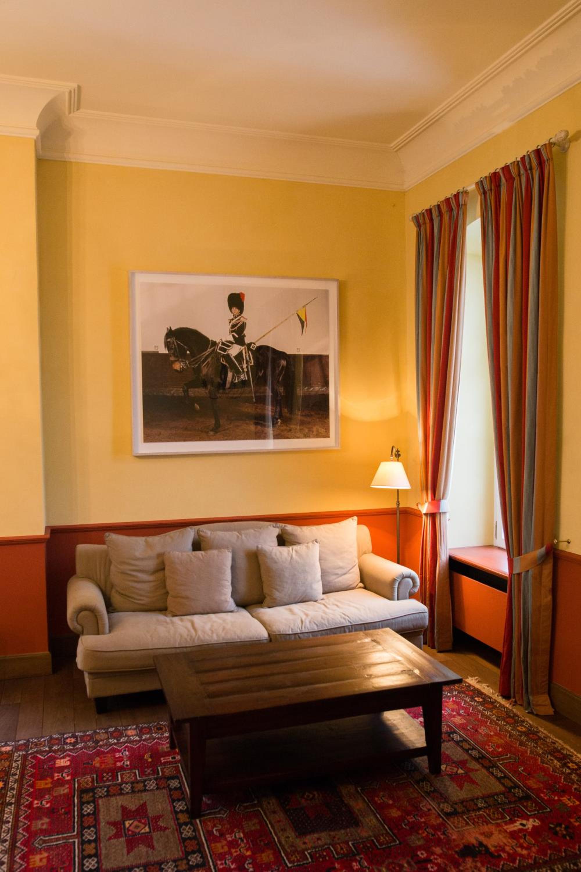 Executive Suite - Photo 7