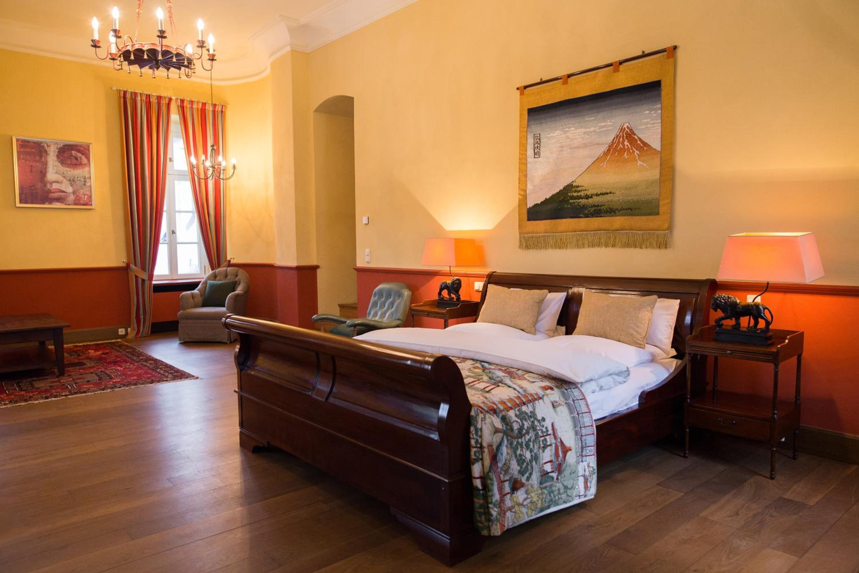 Executive Suite - Photo 8