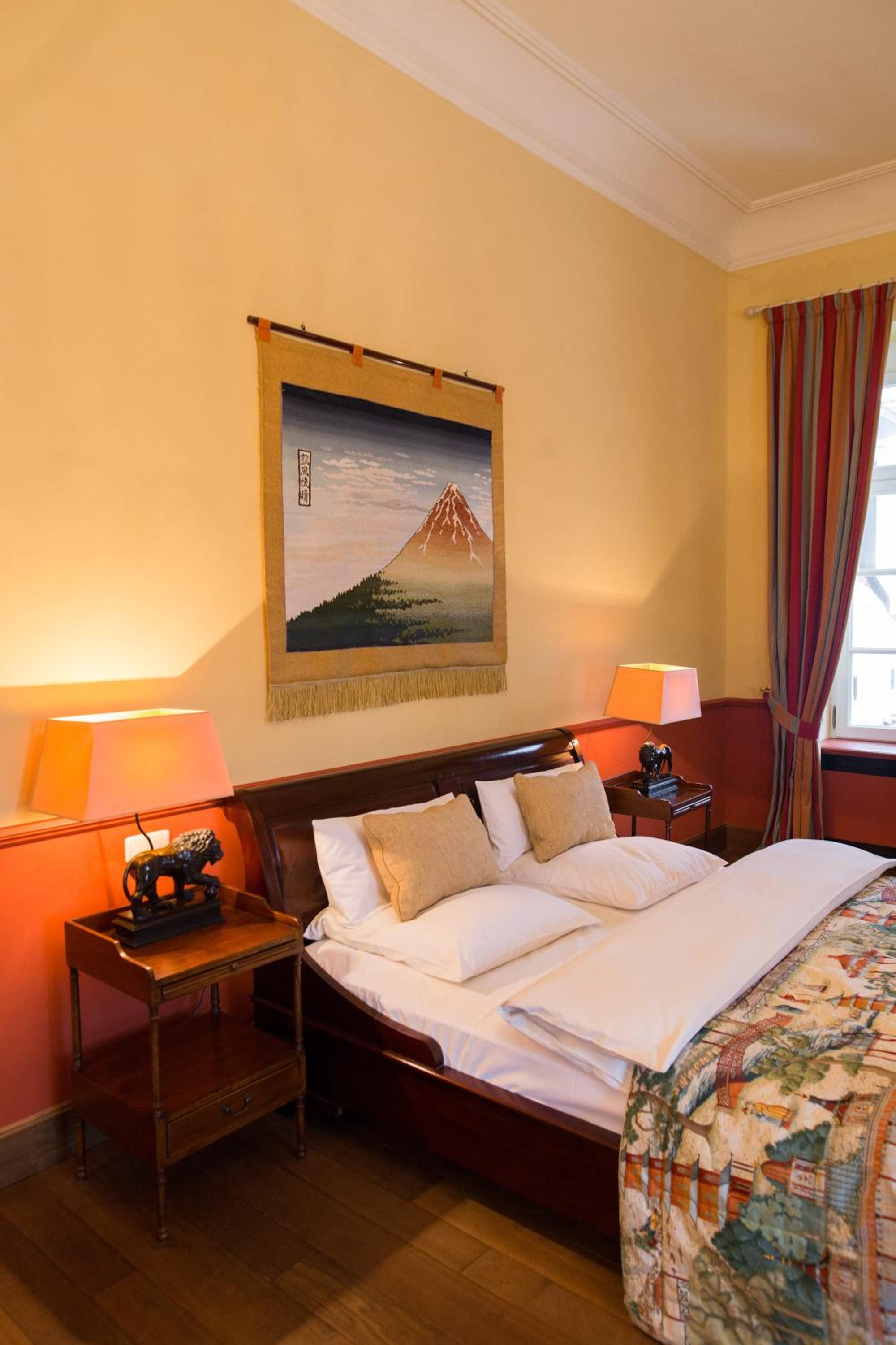 Executive Suite - Photo 5