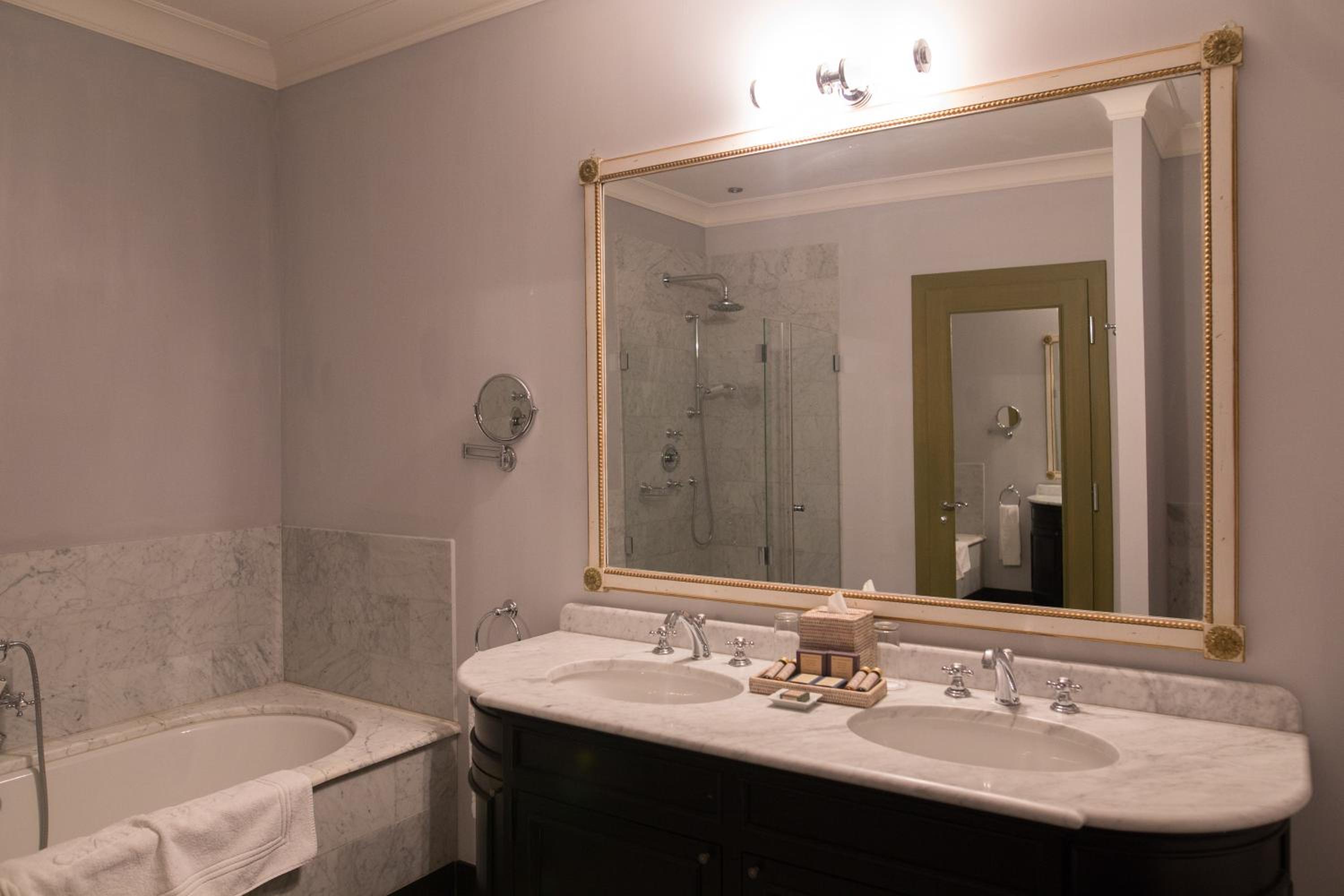Ullmann Suite - Photo 6