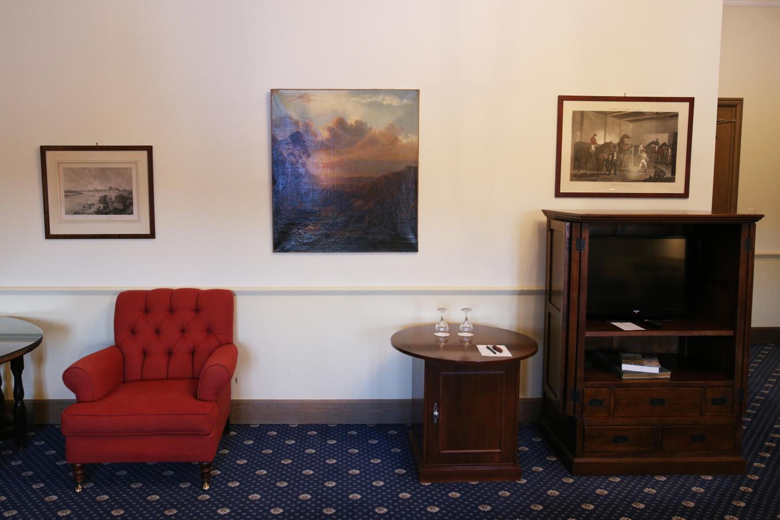 Ullmann Suite - Photo 3