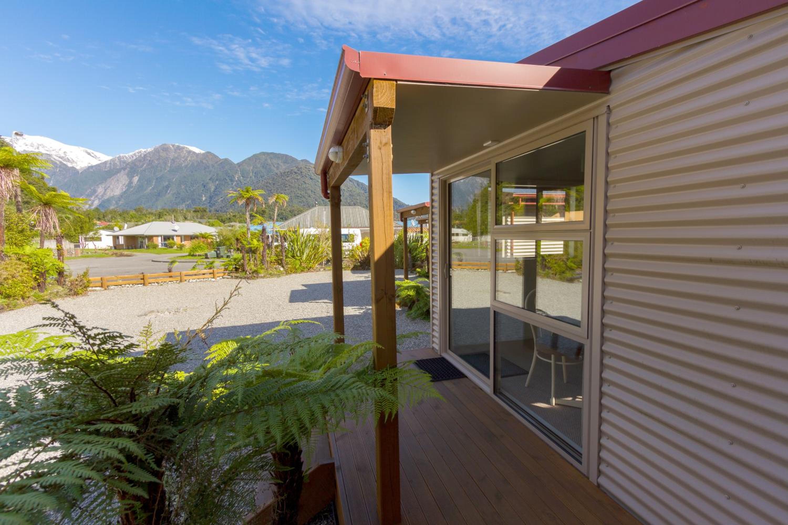 Cottage with Mountain View