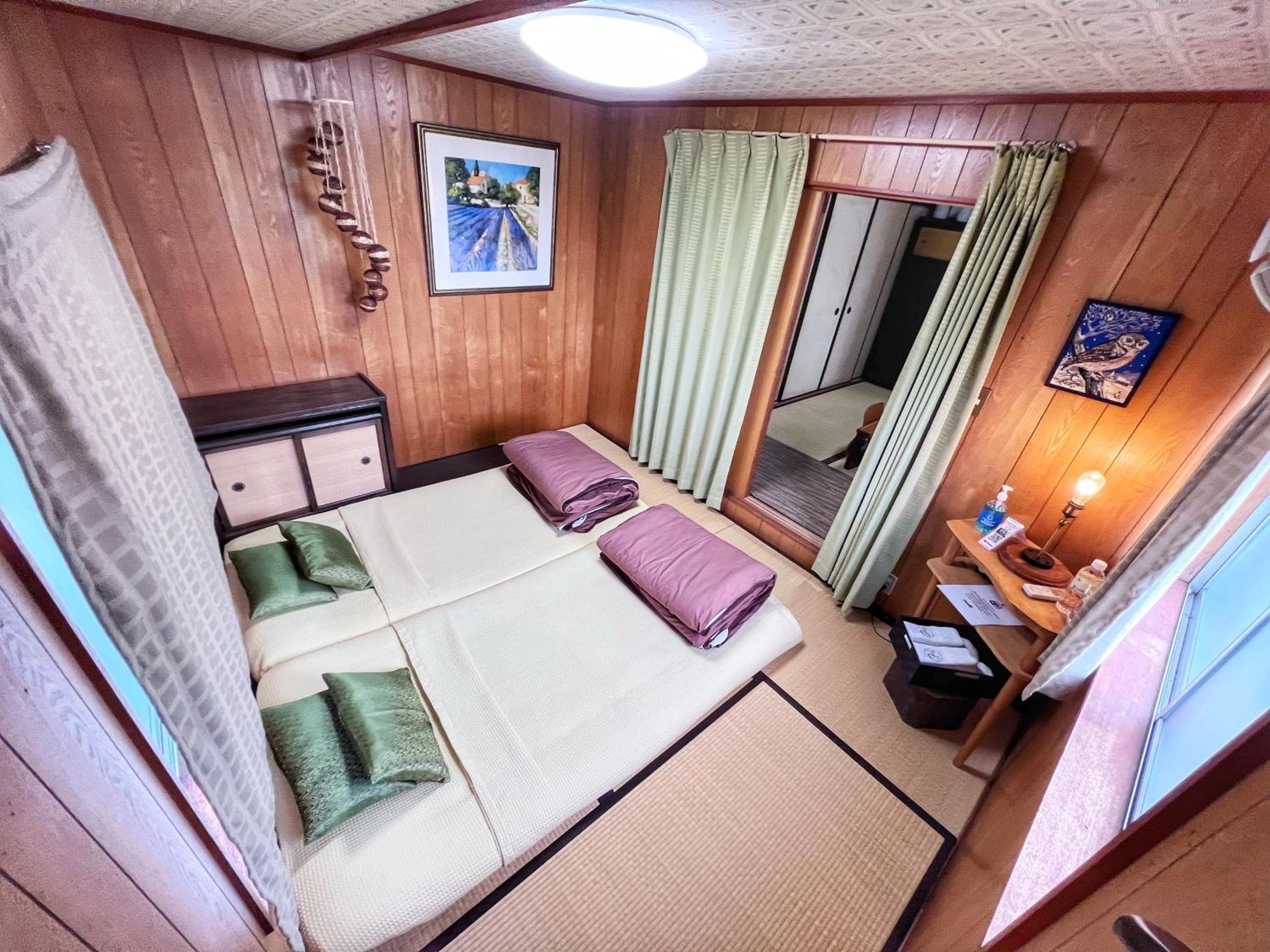 Standard Double Room - Photo 9
