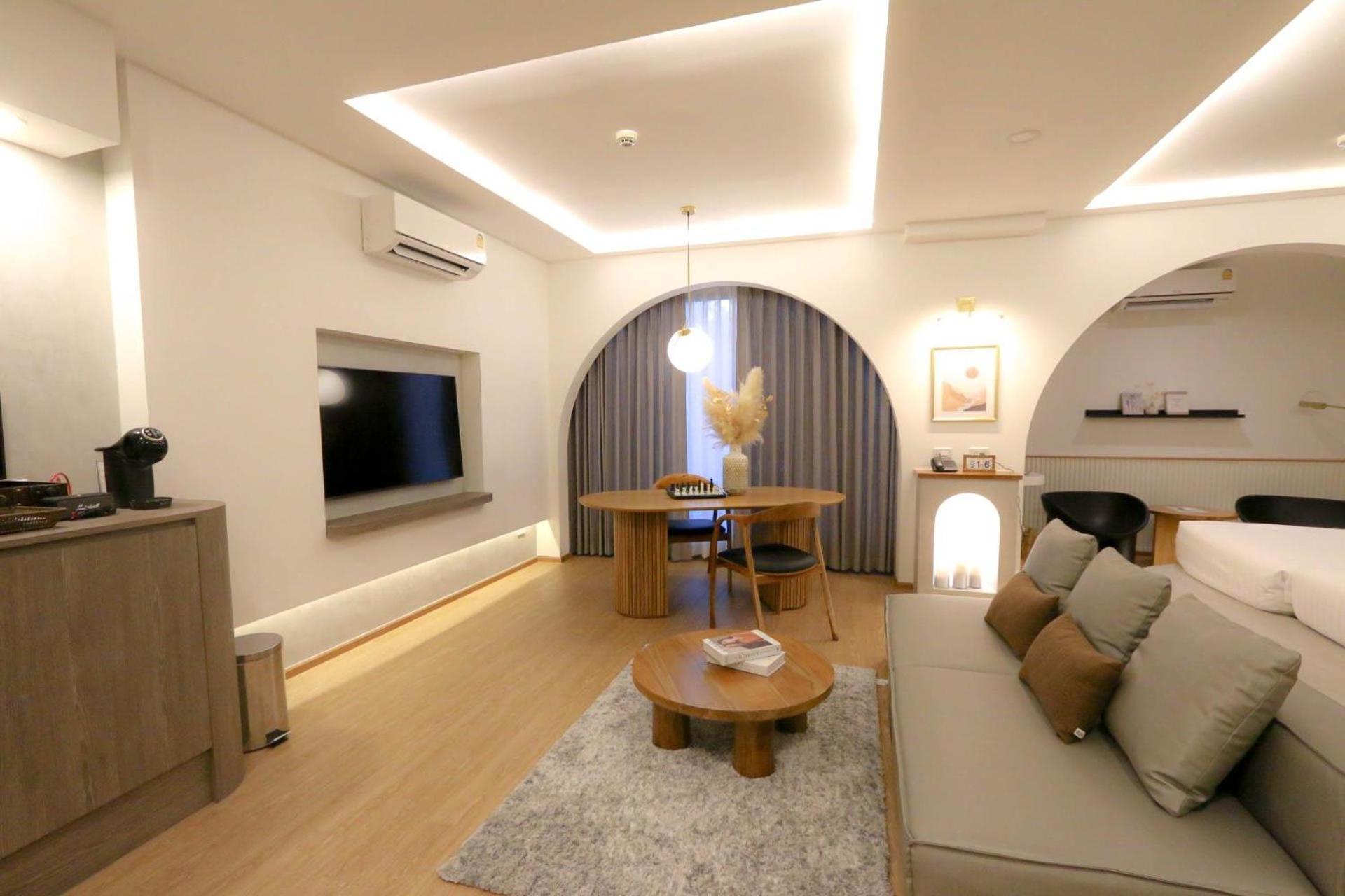 Family Room - Photo 3