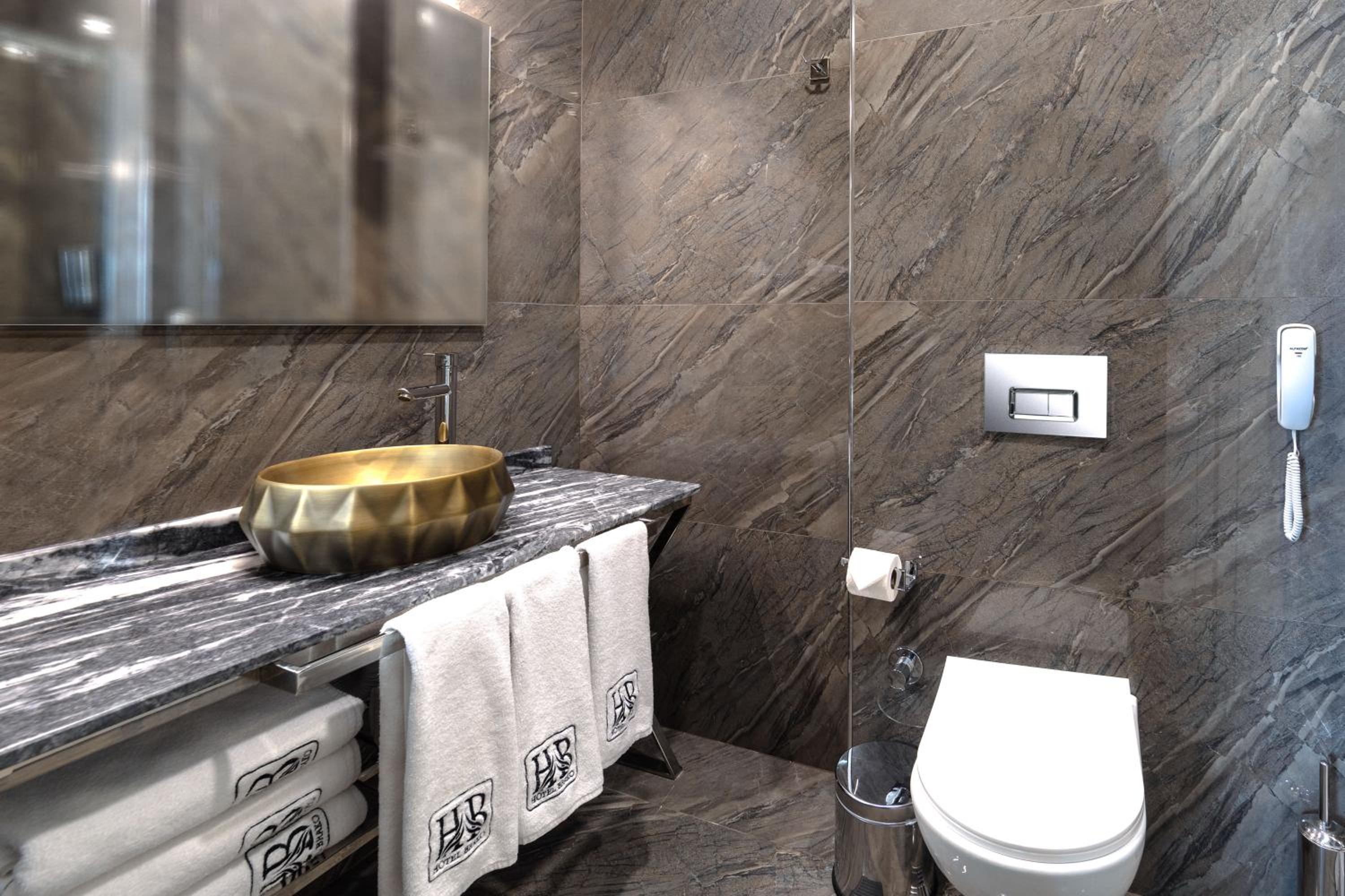 Superior Triple Room photo 3