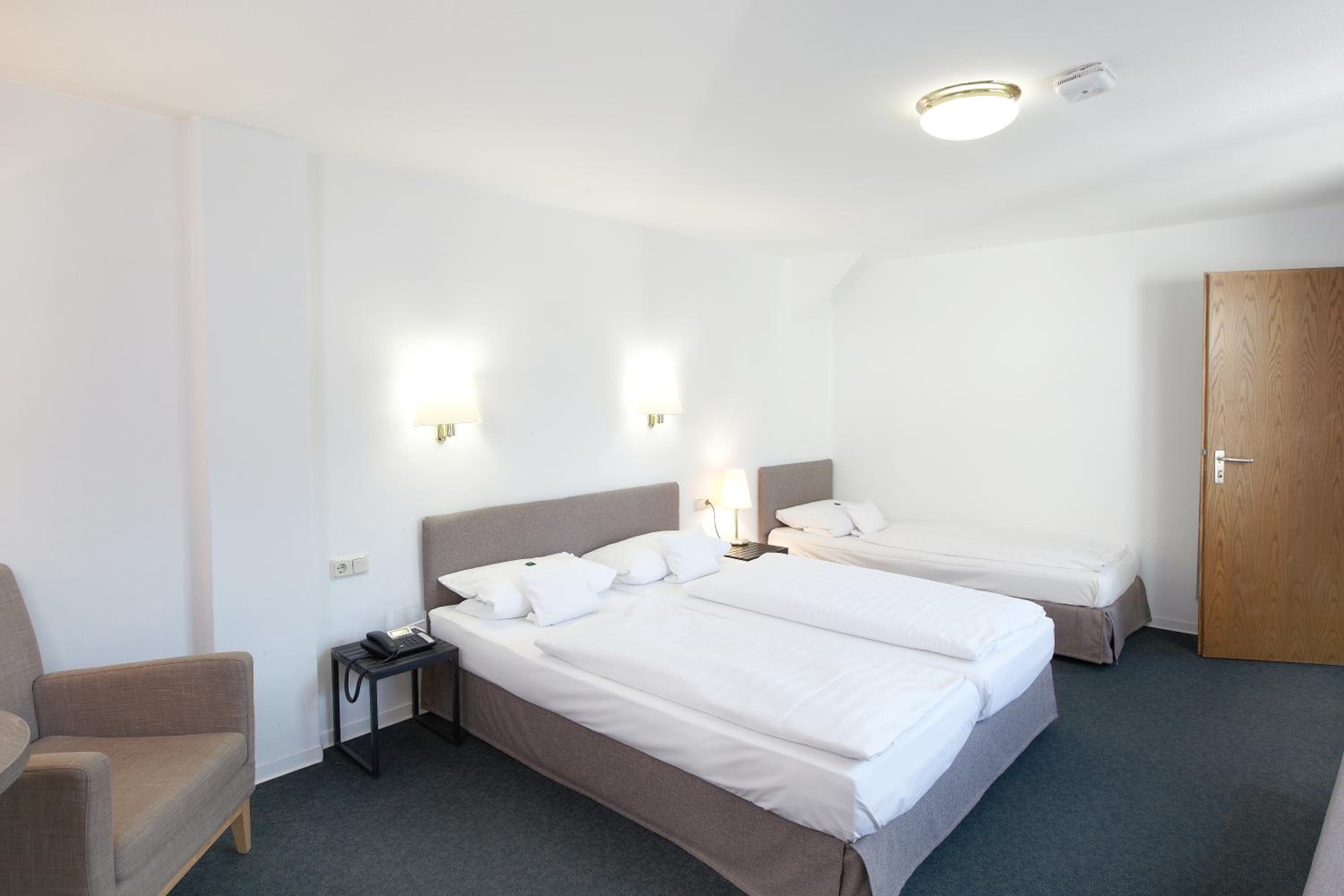 Double Room - Photo 3