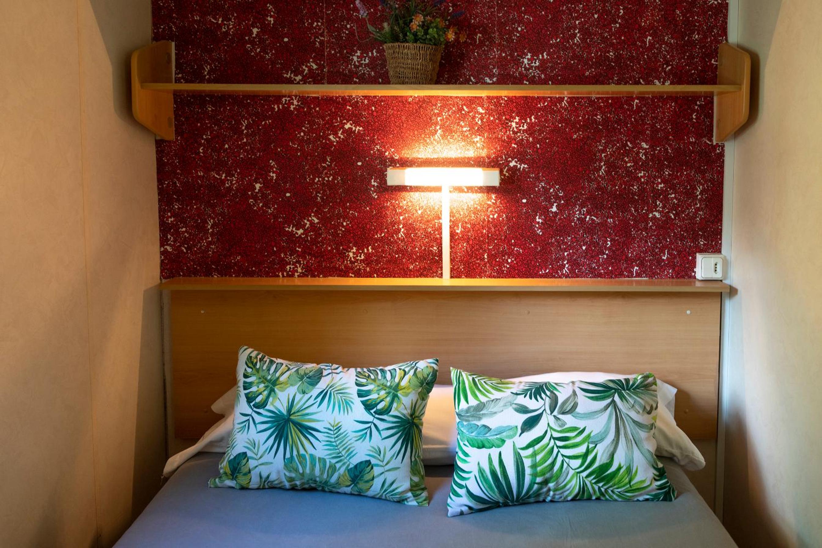 Two-Bedroom Bungalow - Photo 8