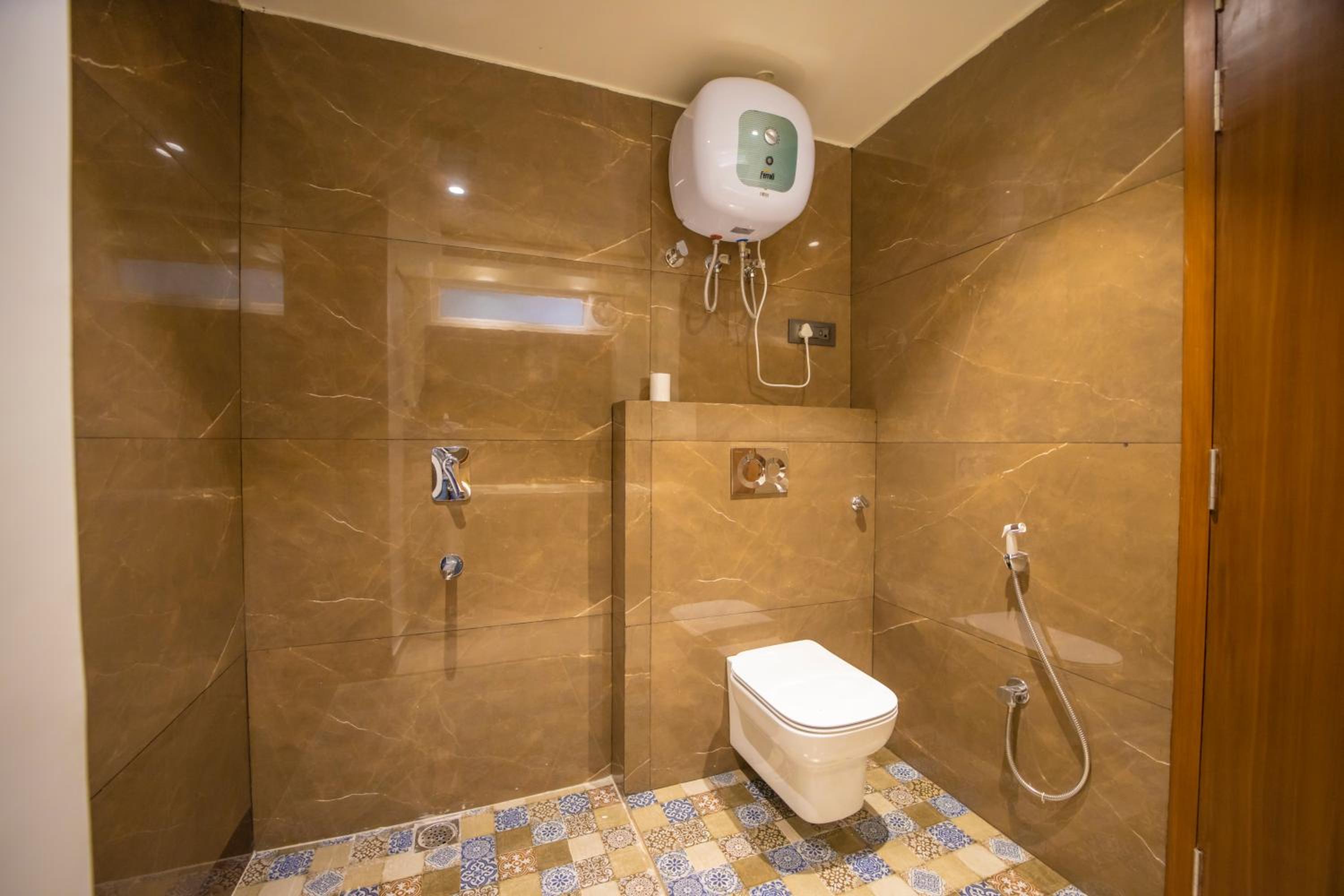 Deluxe Double or Twin Room - Photo 7