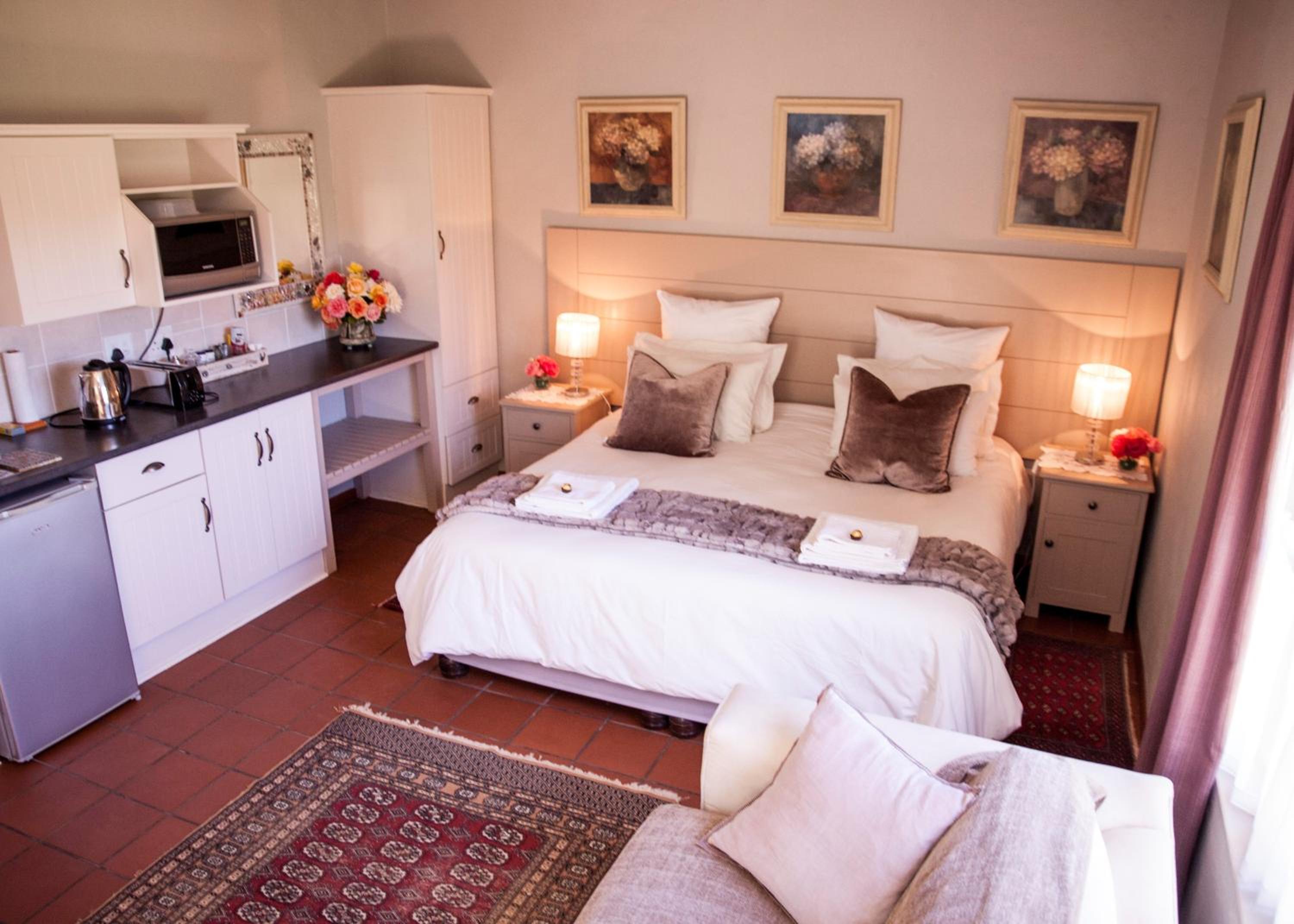 Studio Apartment photo 1