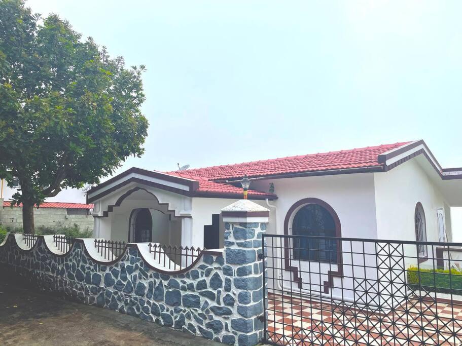 Three-Bedroom House photo 2