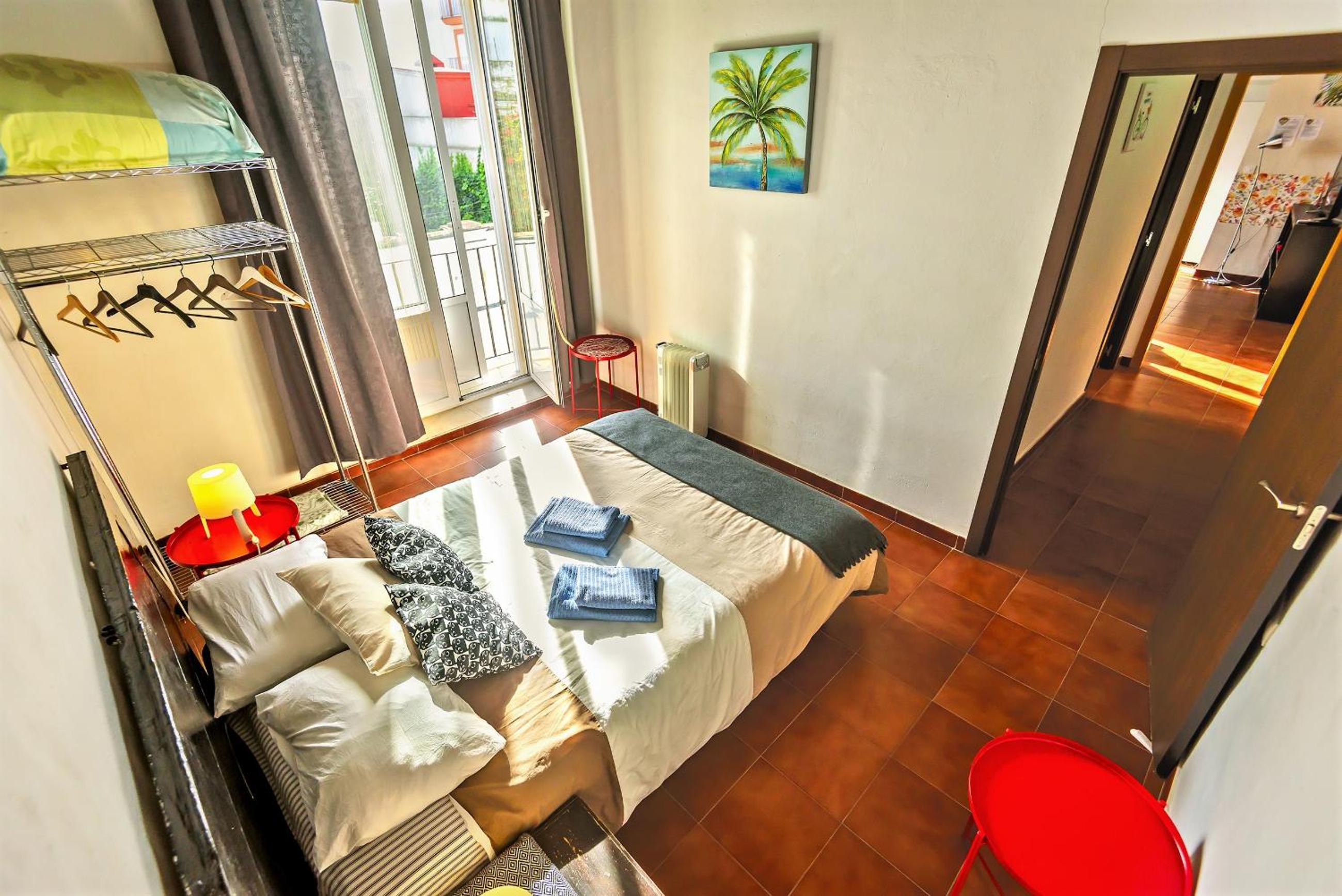 Apartment with Balcony - Photo 7