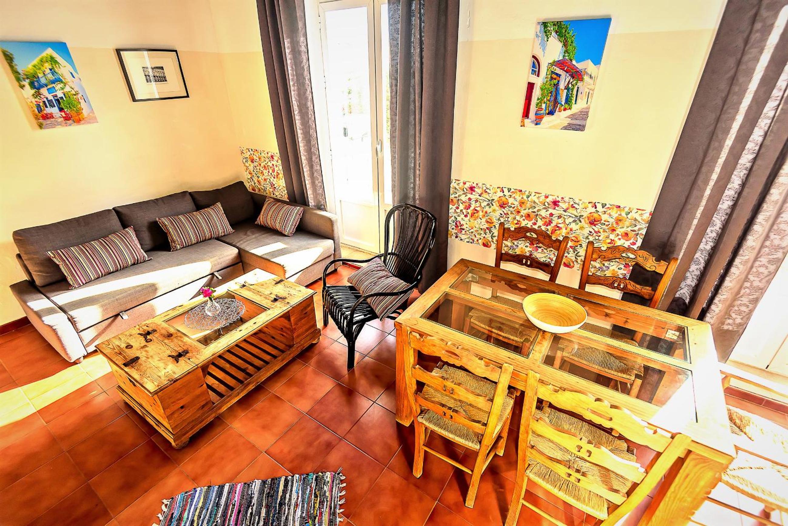 Apartment with Balcony - Photo 2