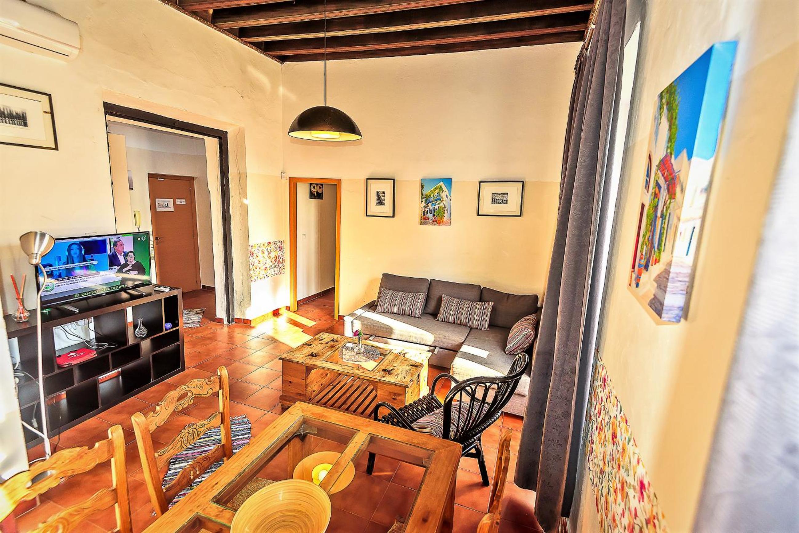 Apartment with Balcony - Photo 24