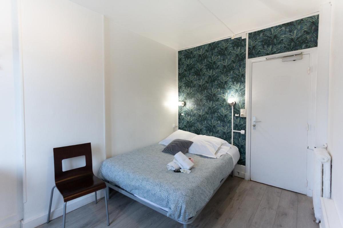 Standard Double Room with Shared Bathroom photo 3