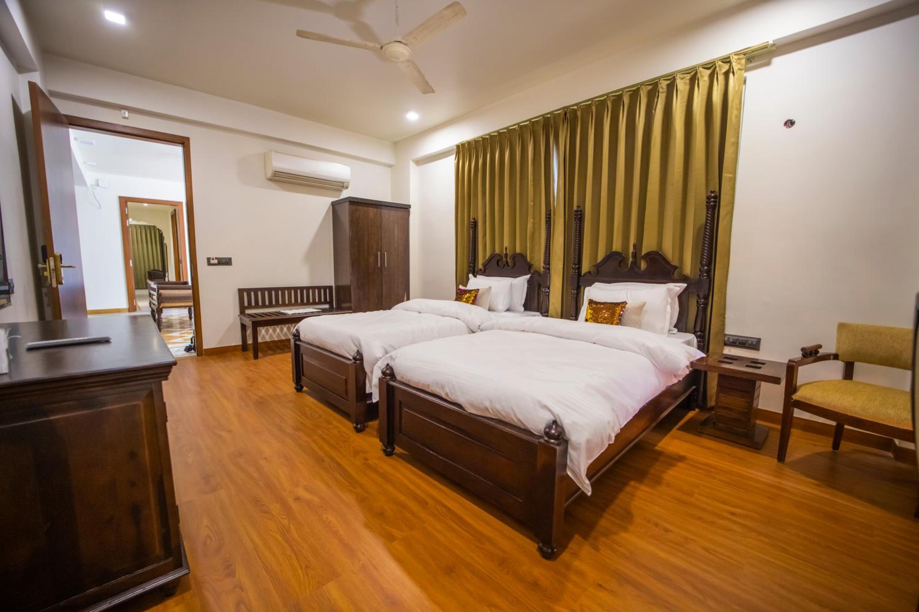Twin Room - Photo 1