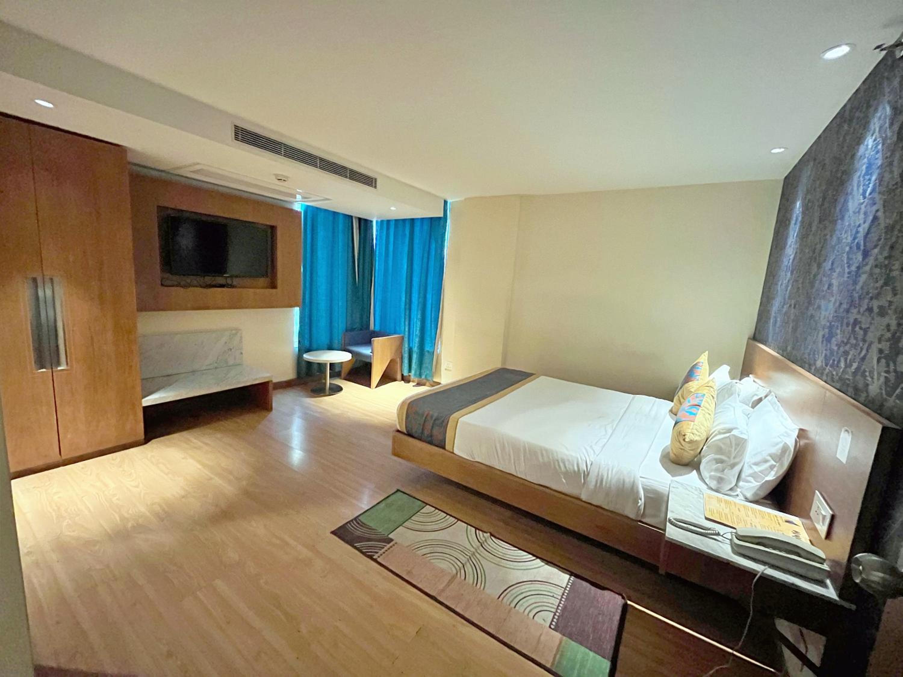 Suite - Photo 9