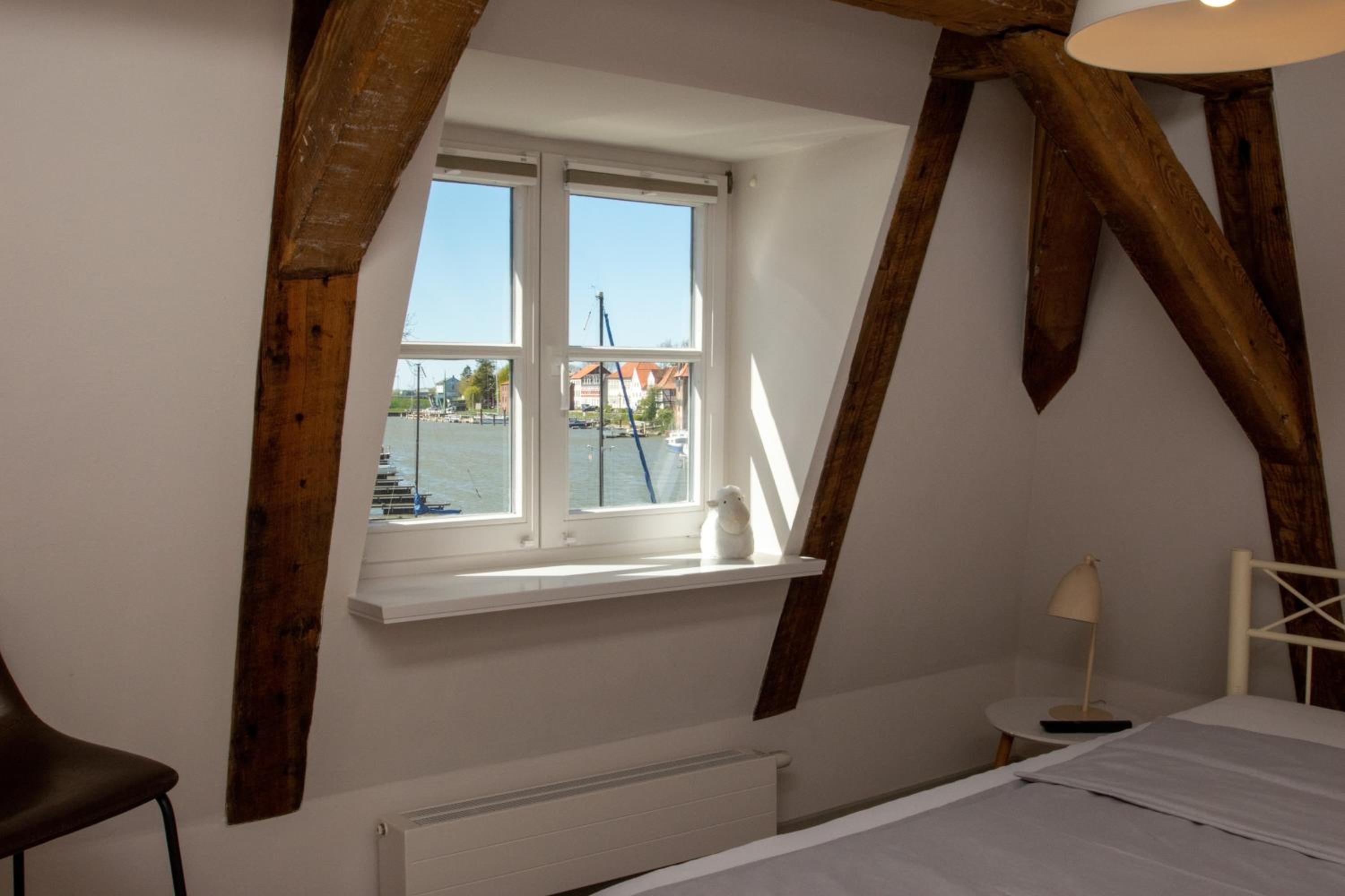 Deluxe Double Room with Shower photo 3
